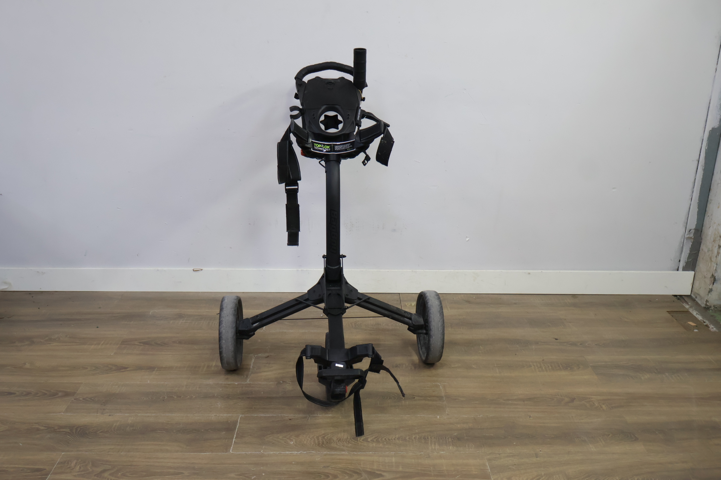 Golf trolley met drie wielen en handvat – foto 8 – kavel bij GSD Auctions, Zoeterwoude
