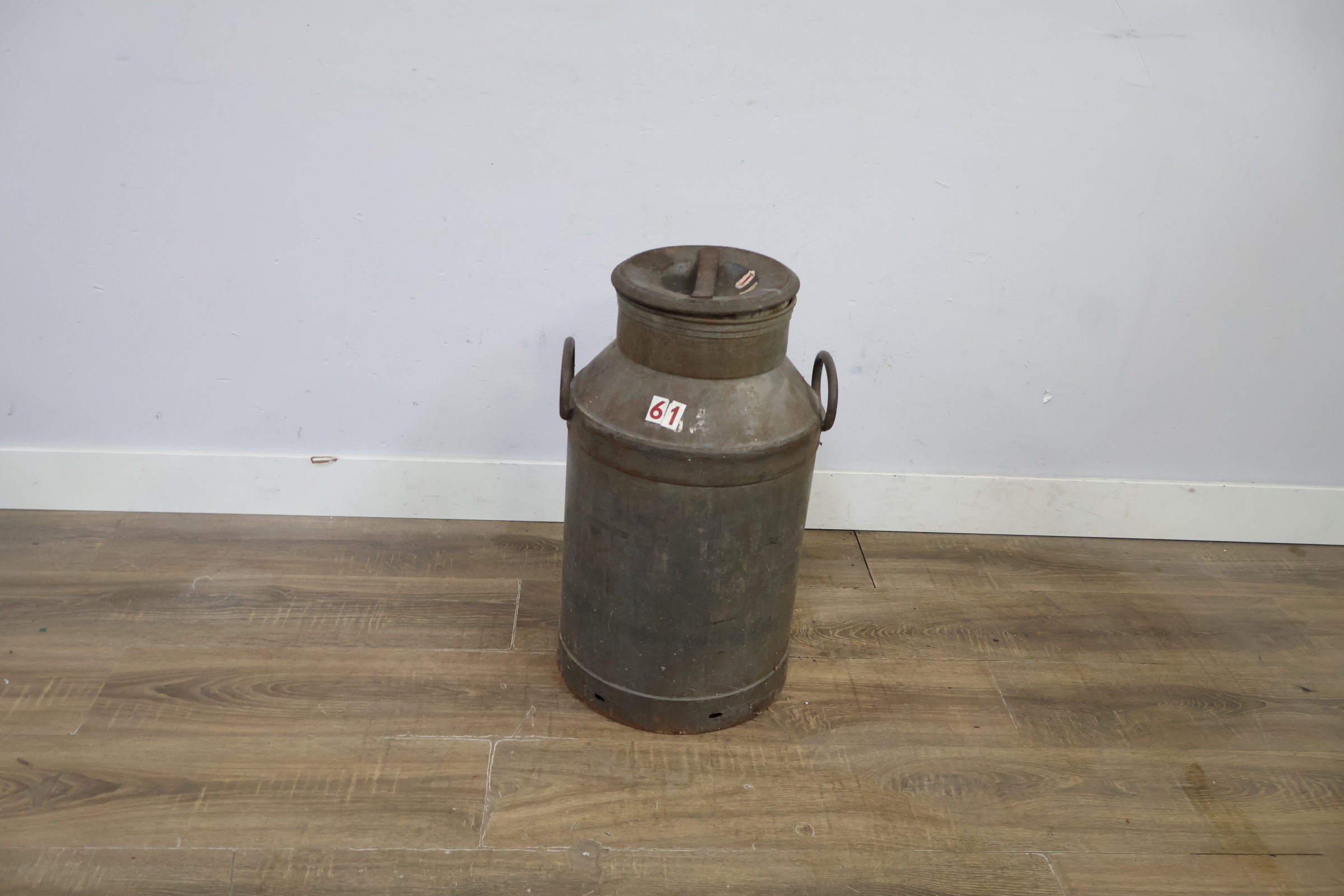 Oude metalen melkbus – foto 3 – kavel bij GSD Auctions, Zoeterwoude