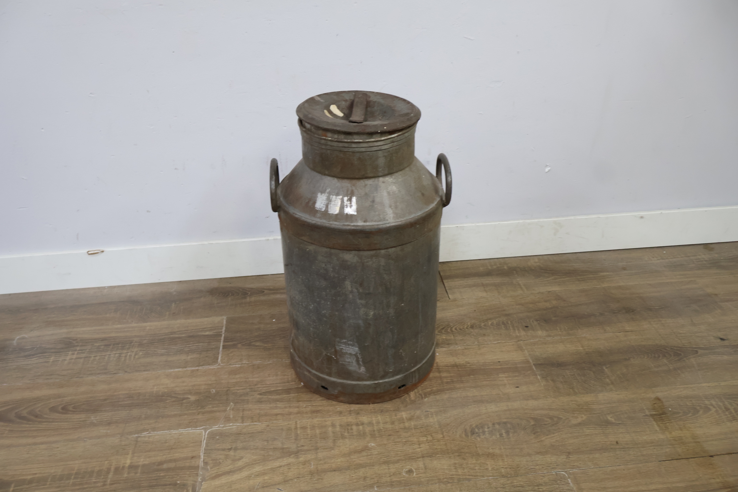 Oude metalen melkbus – foto 6 – kavel bij GSD Auctions, Zoeterwoude