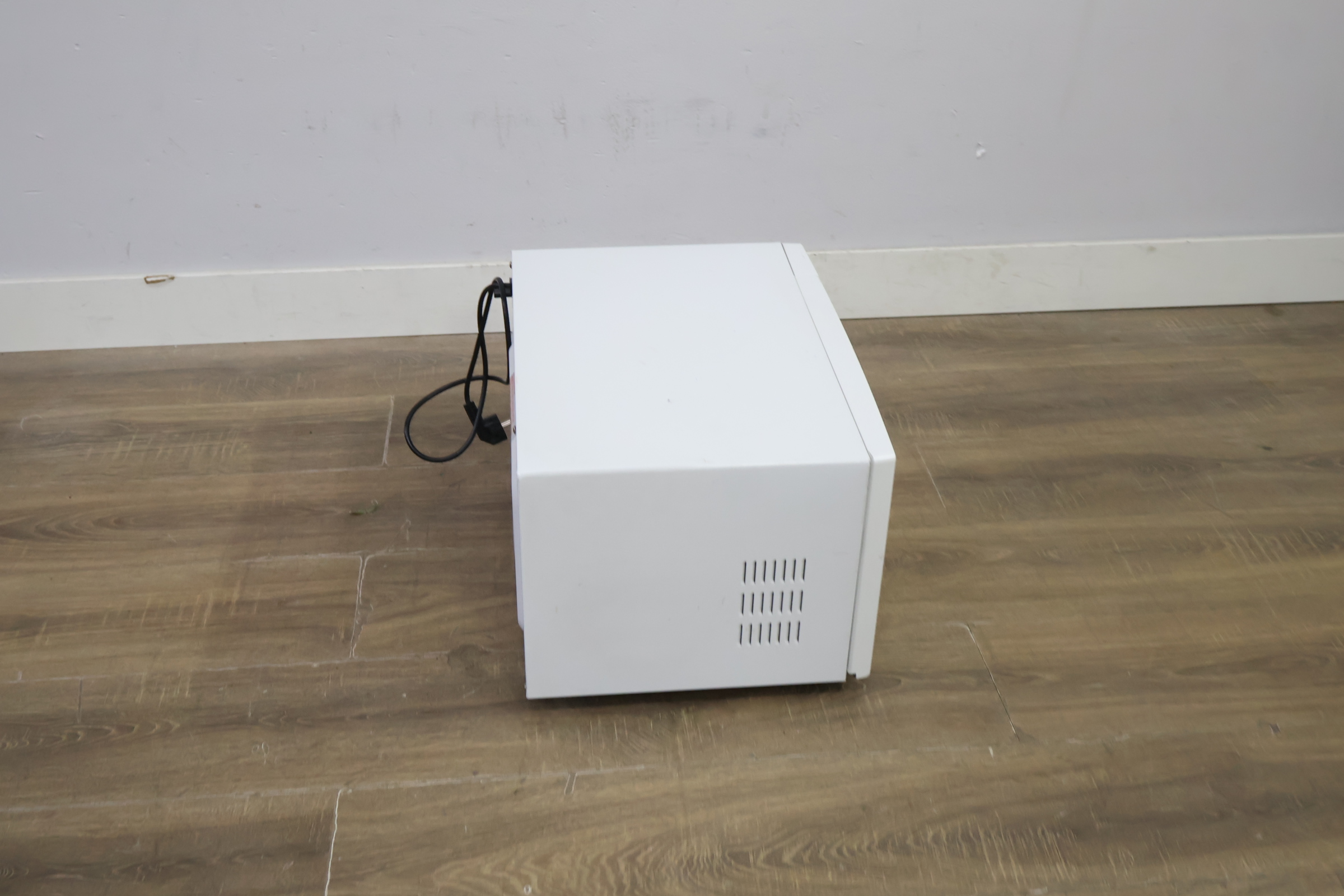 Siemens magnetron – foto 4 – kavel bij GSD Auctions, Zoeterwoude