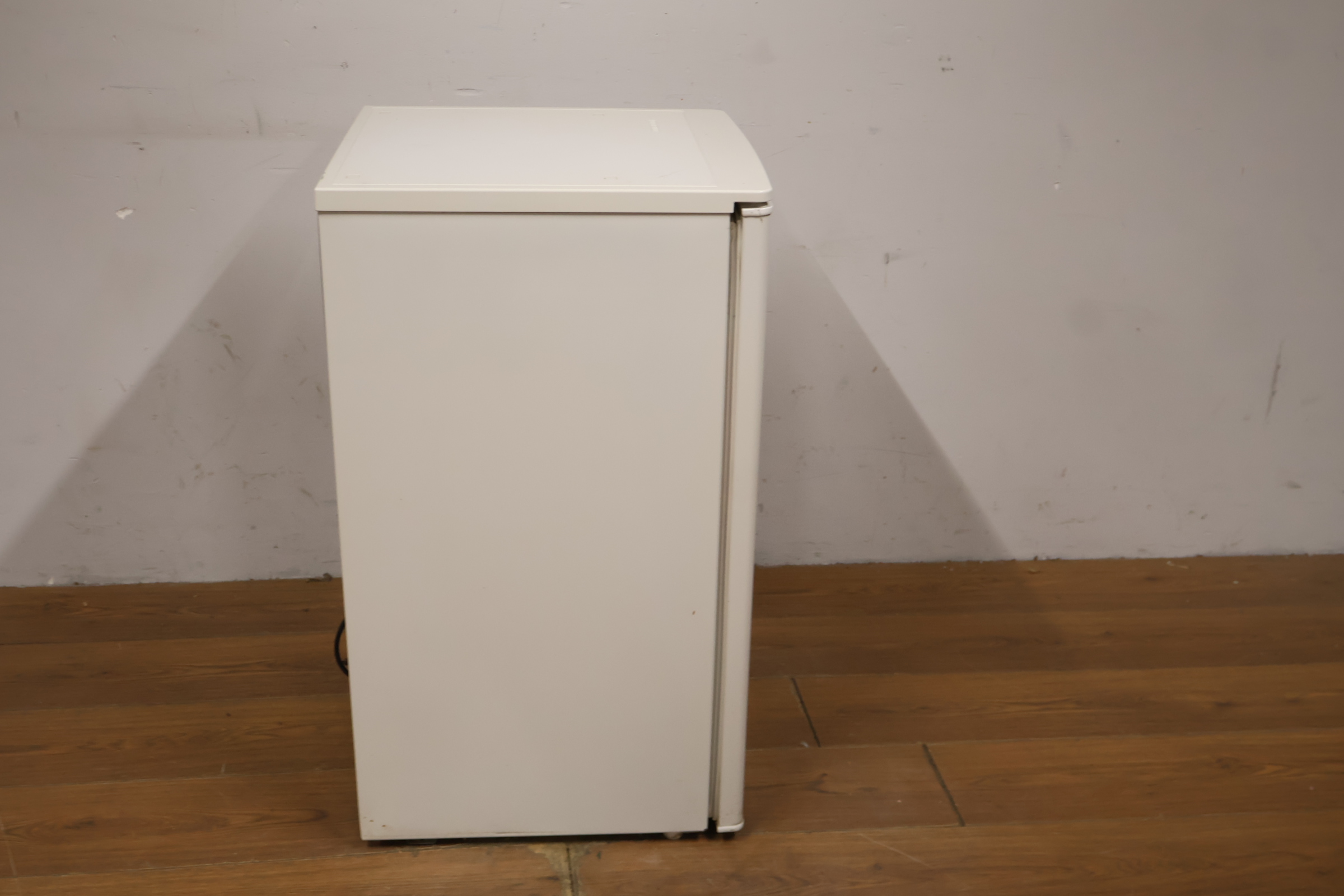 Etna kleine witte koelkast – foto 3 – kavel bij GSD Auctions, Zoeterwoude