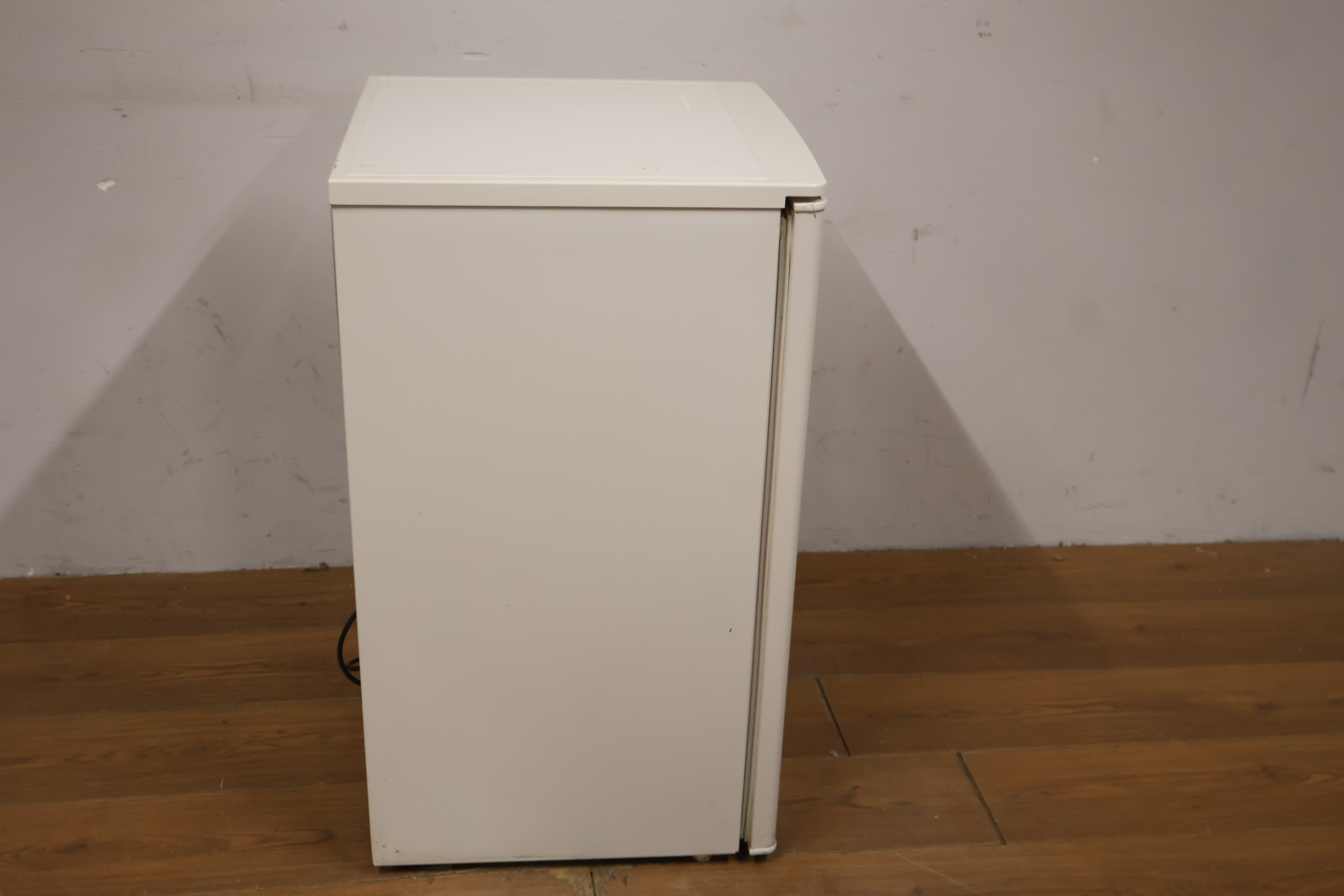 Etna kleine witte koelkast – foto 4 – kavel bij GSD Auctions, Zoeterwoude