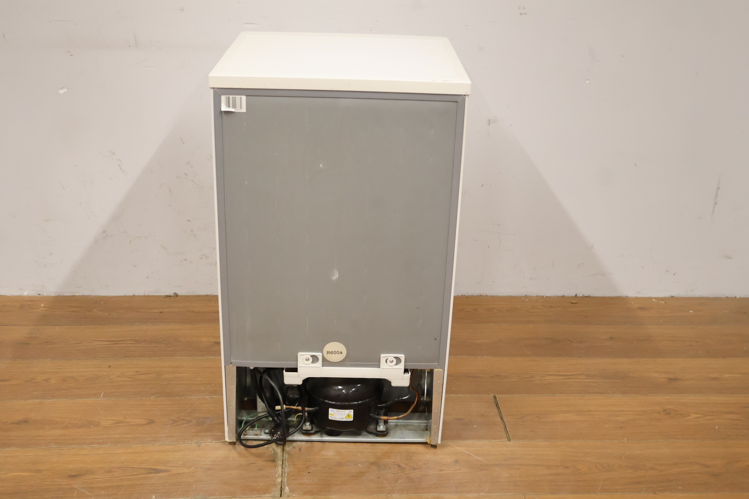 Etna kleine witte koelkast – foto 6 – kavel bij GSD Auctions, Zoeterwoude