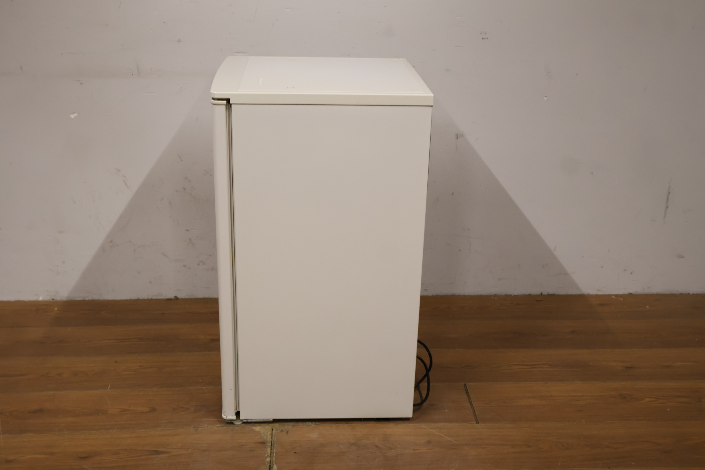 Etna kleine witte koelkast – foto 7 – kavel bij GSD Auctions, Zoeterwoude