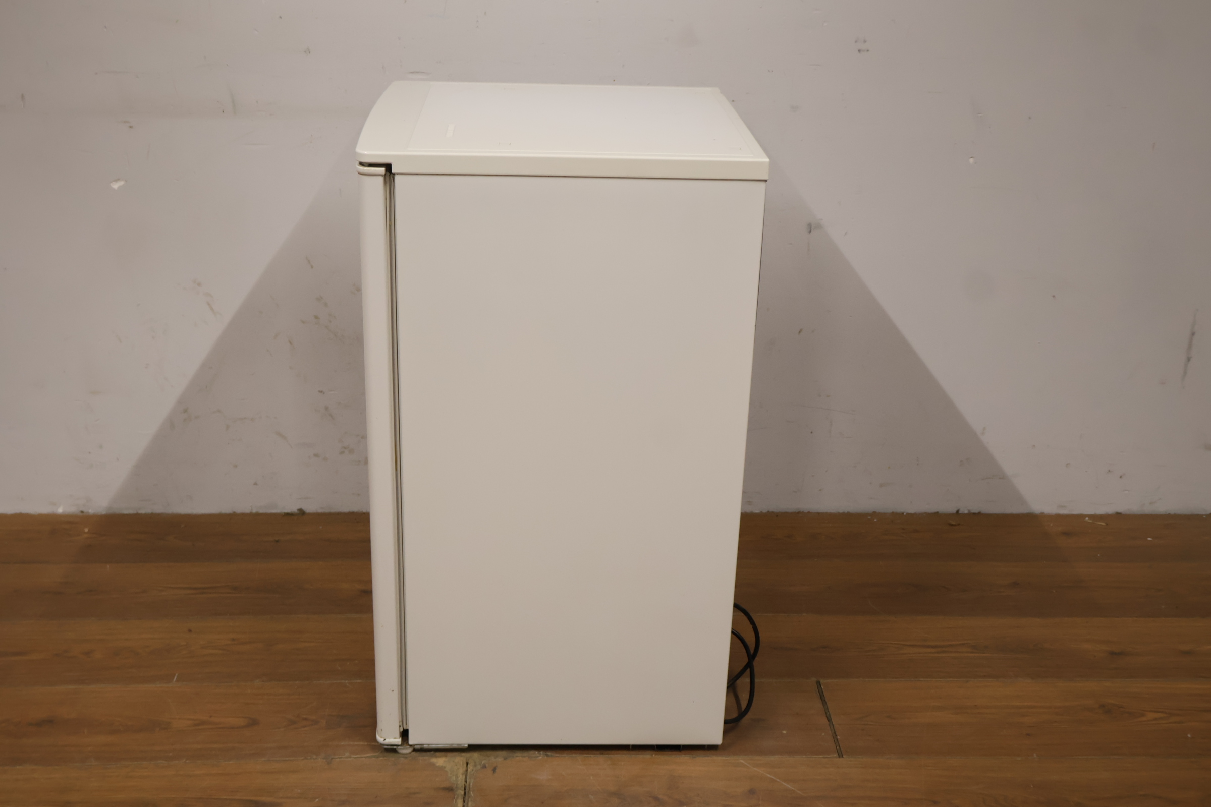 Etna kleine witte koelkast – foto 8 – kavel bij GSD Auctions, Zoeterwoude