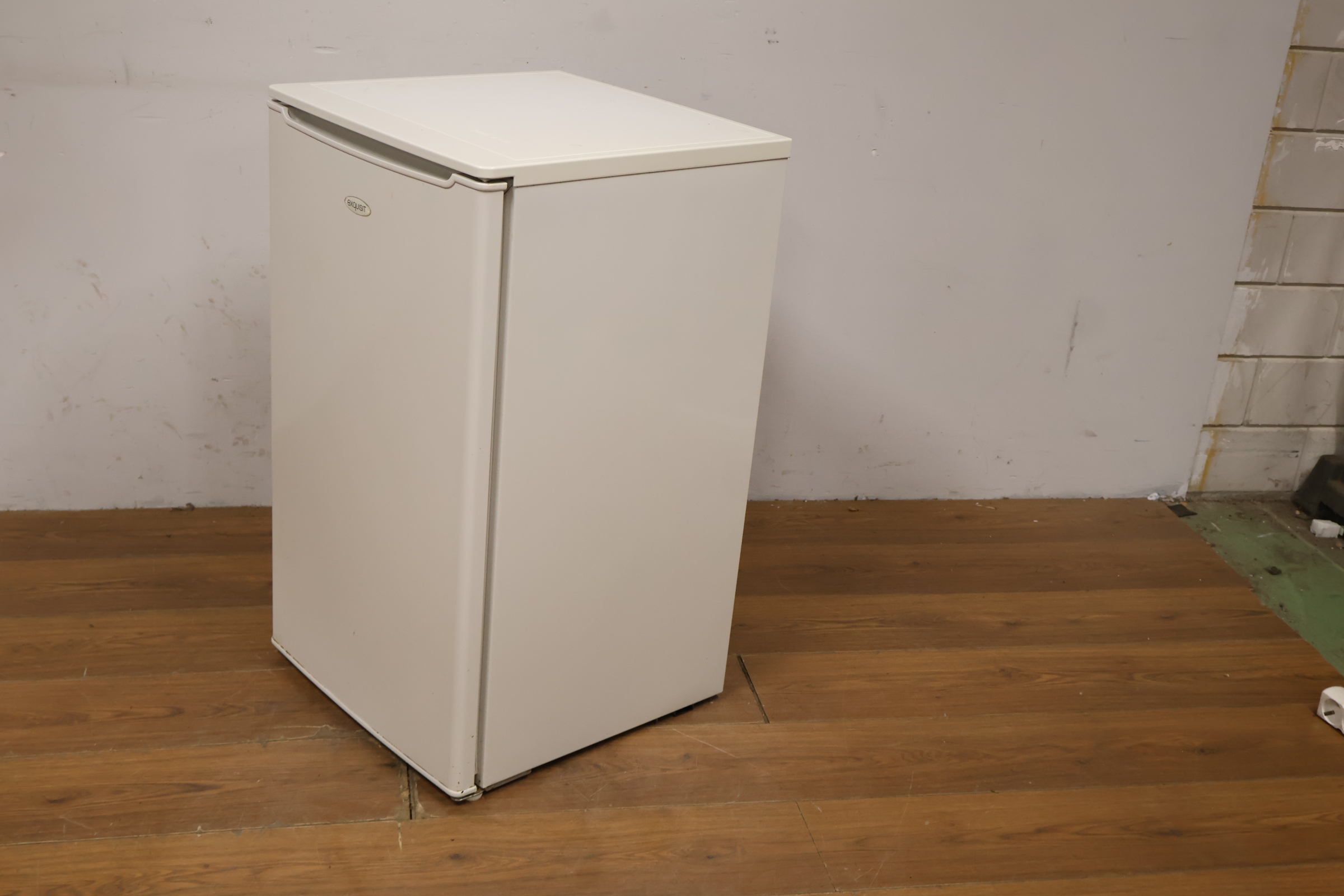 Etna kleine witte koelkast – foto 10 – kavel bij GSD Auctions, Zoeterwoude