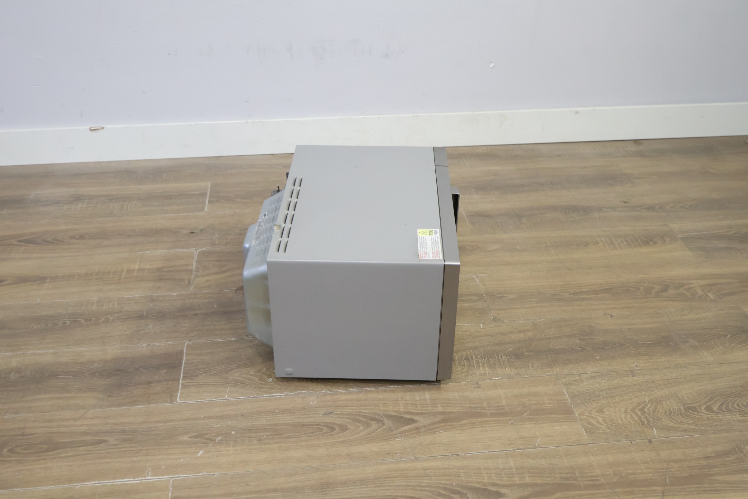 Samsung magnetron 23L zilver – foto 4 – kavel bij GSD Auctions, Zoeterwoude