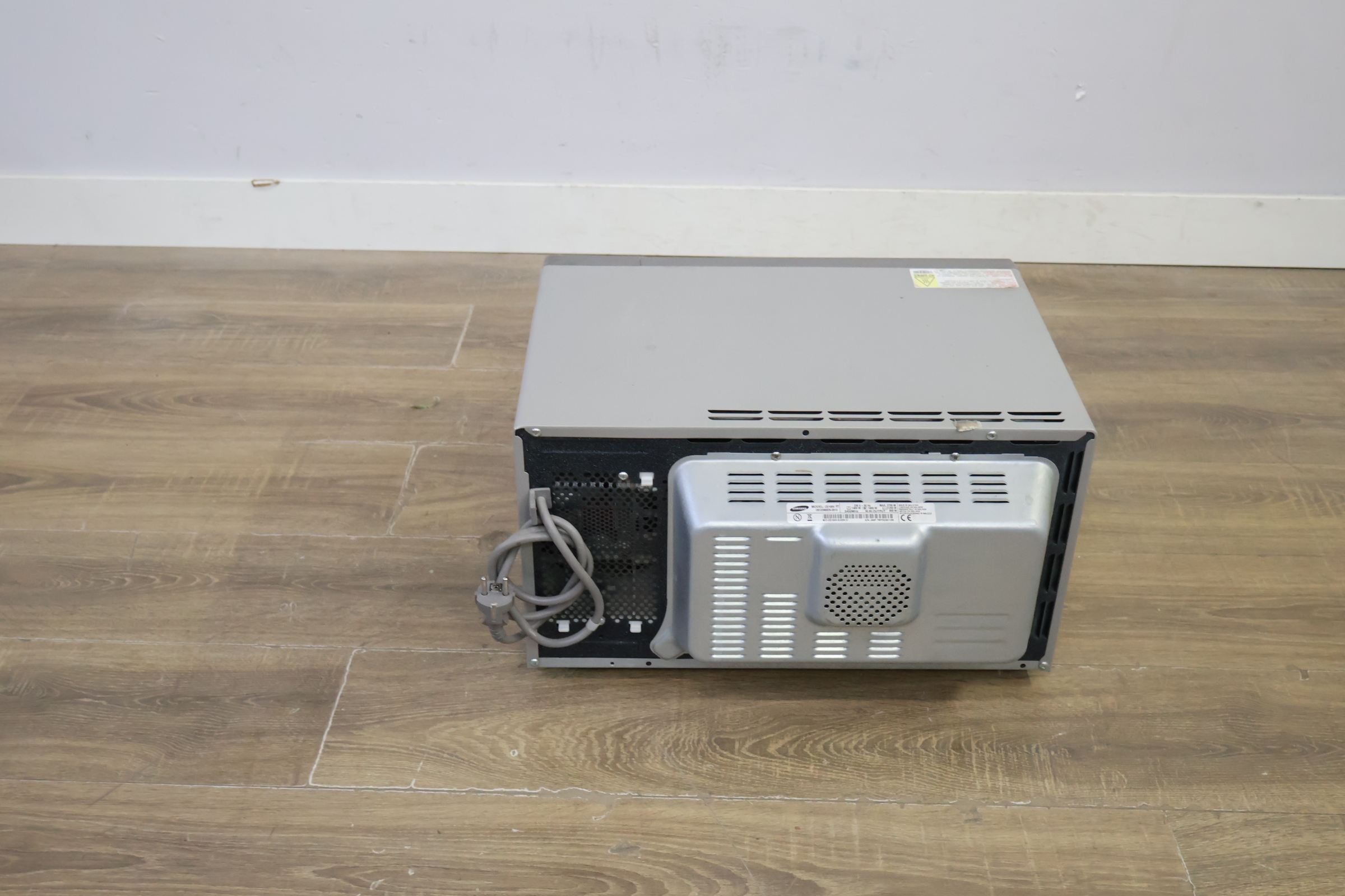 Samsung magnetron 23L zilver – foto 5 – kavel bij GSD Auctions, Zoeterwoude