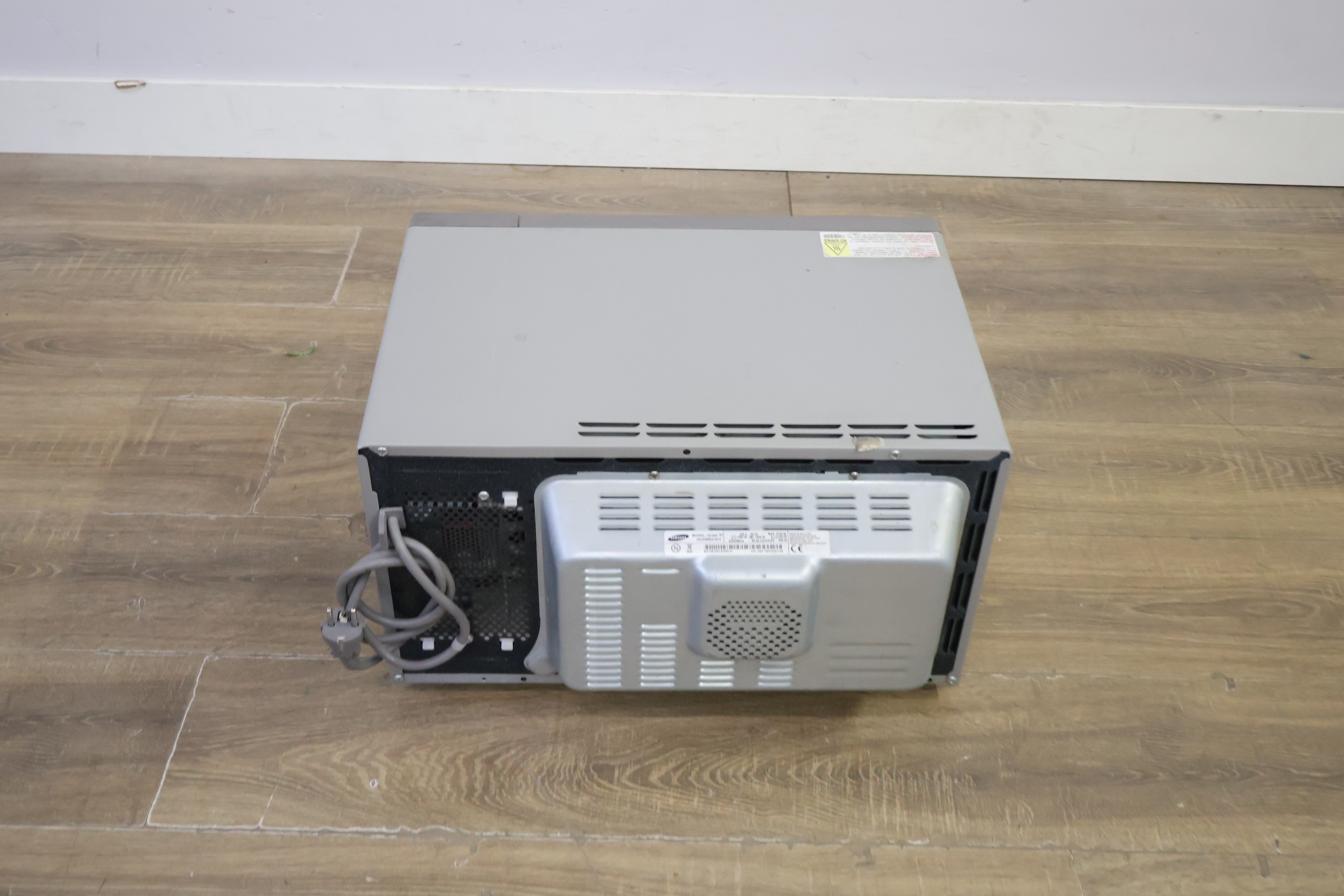 Samsung magnetron 23L zilver – foto 6 – kavel bij GSD Auctions, Zoeterwoude
