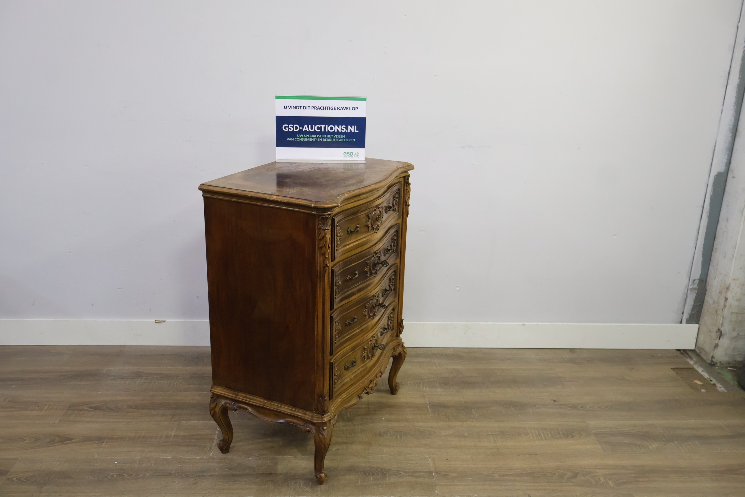 Houten ladekast met sierlijke fronten – foto 2 – kavel bij GSD Auctions, Zoeterwoude