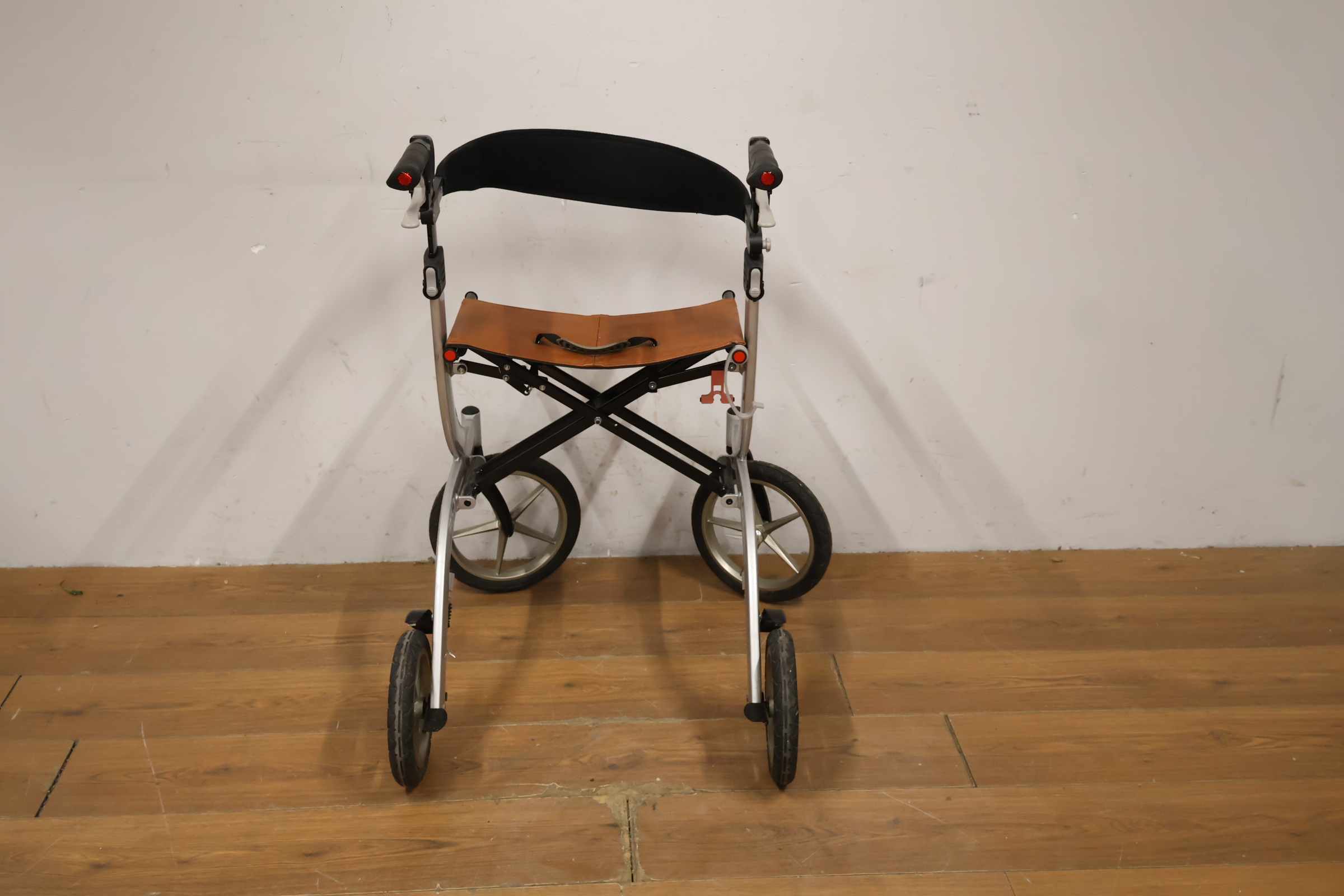 Rollator Trewixx X.O. mobility – foto 8 – kavel bij GSD Auctions, Zoeterwoude