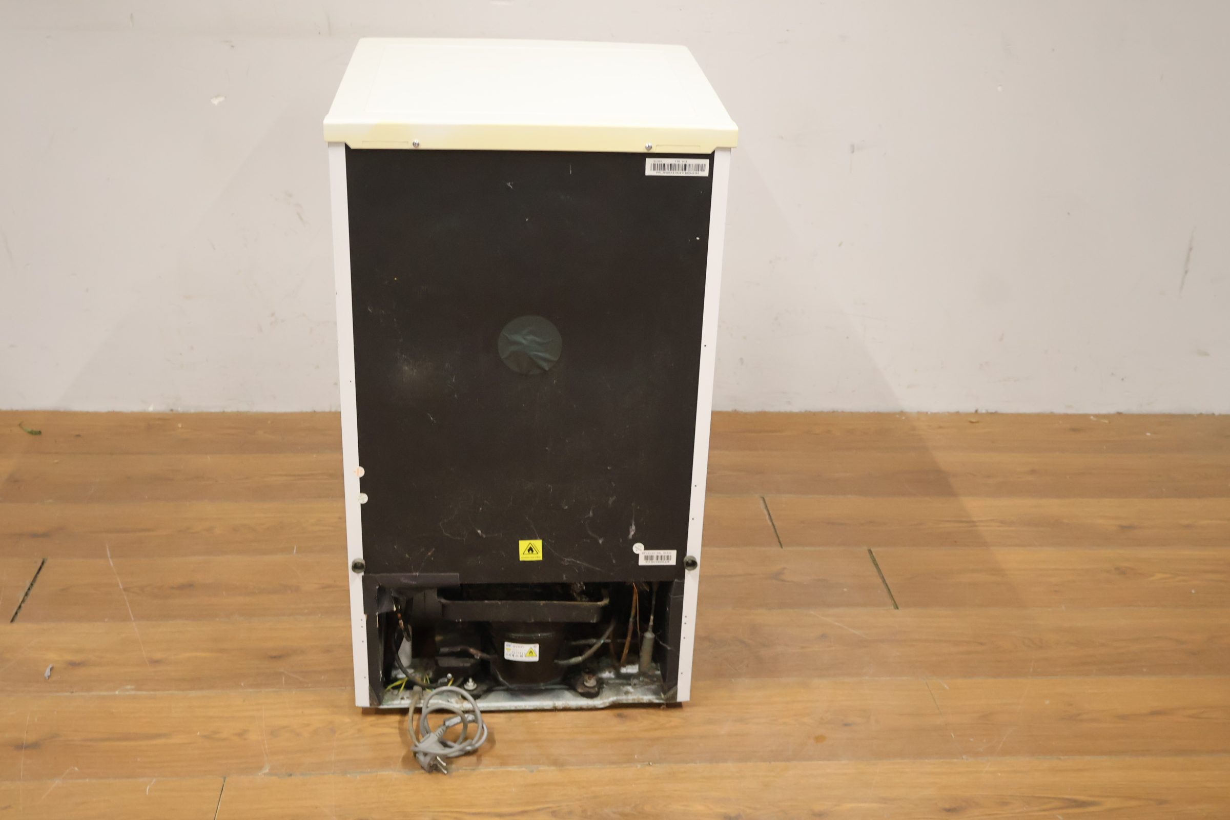 Proline kleine koelkast – foto 5 – kavel bij GSD Auctions, Zoeterwoude