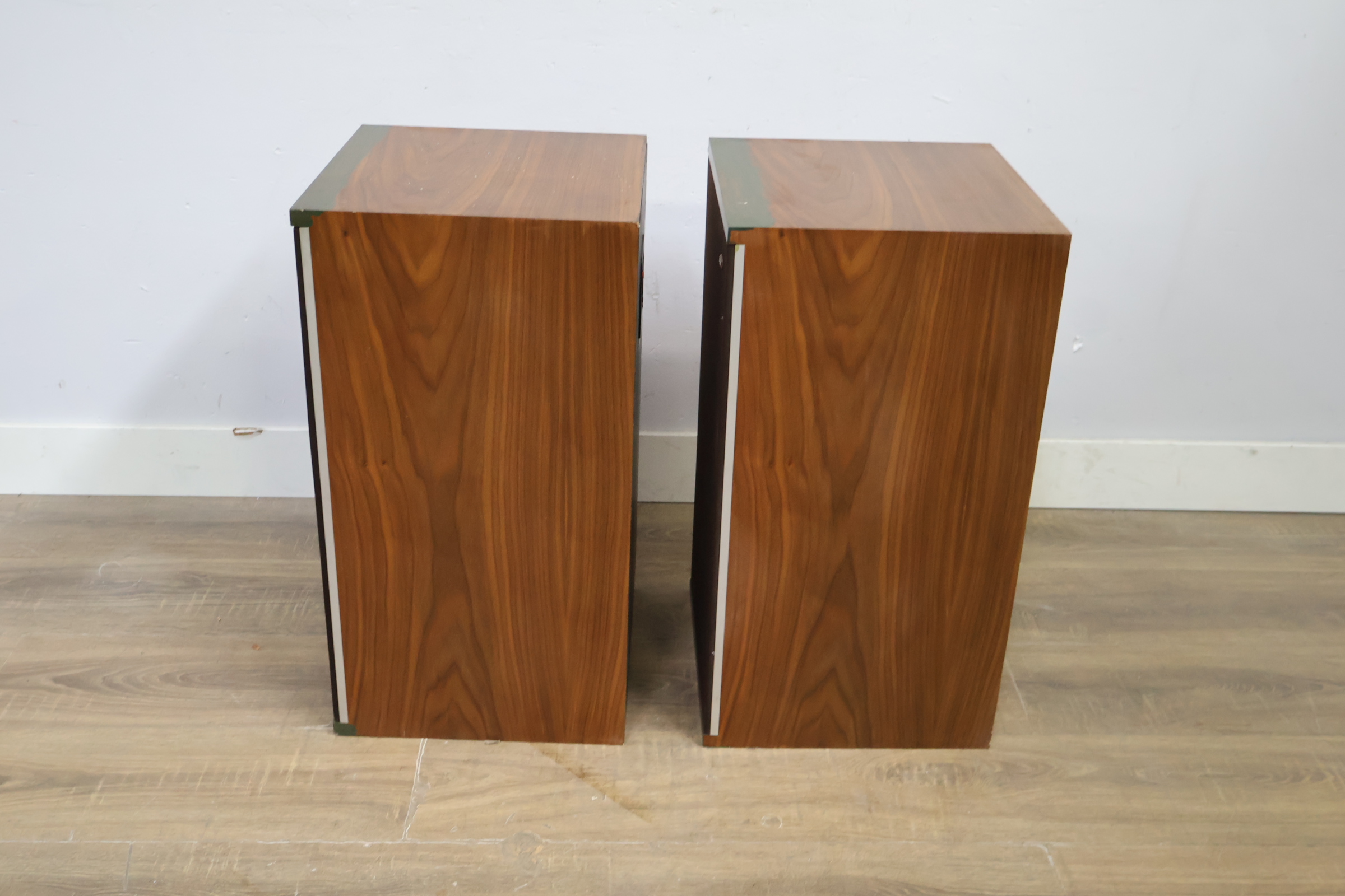 Bowers & Wilkins luidsprekers set – foto 10 – kavel bij GSD Auctions, Zoeterwoude