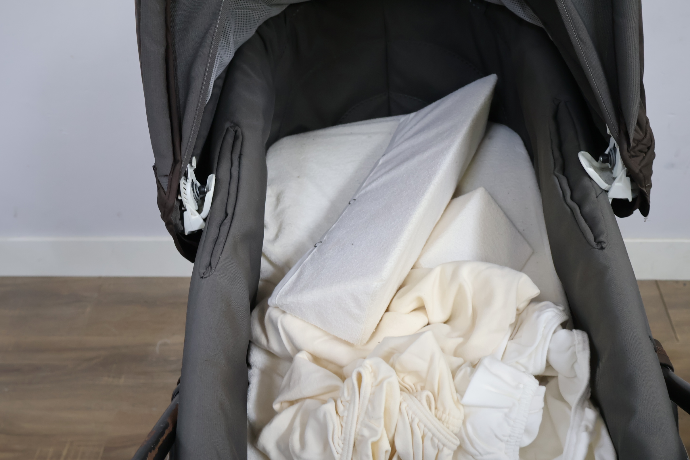 Babyset inclusief buggy, autostoel en accessoires – foto 5 – kavel bij GSD Auctions, Zoeterwoude
