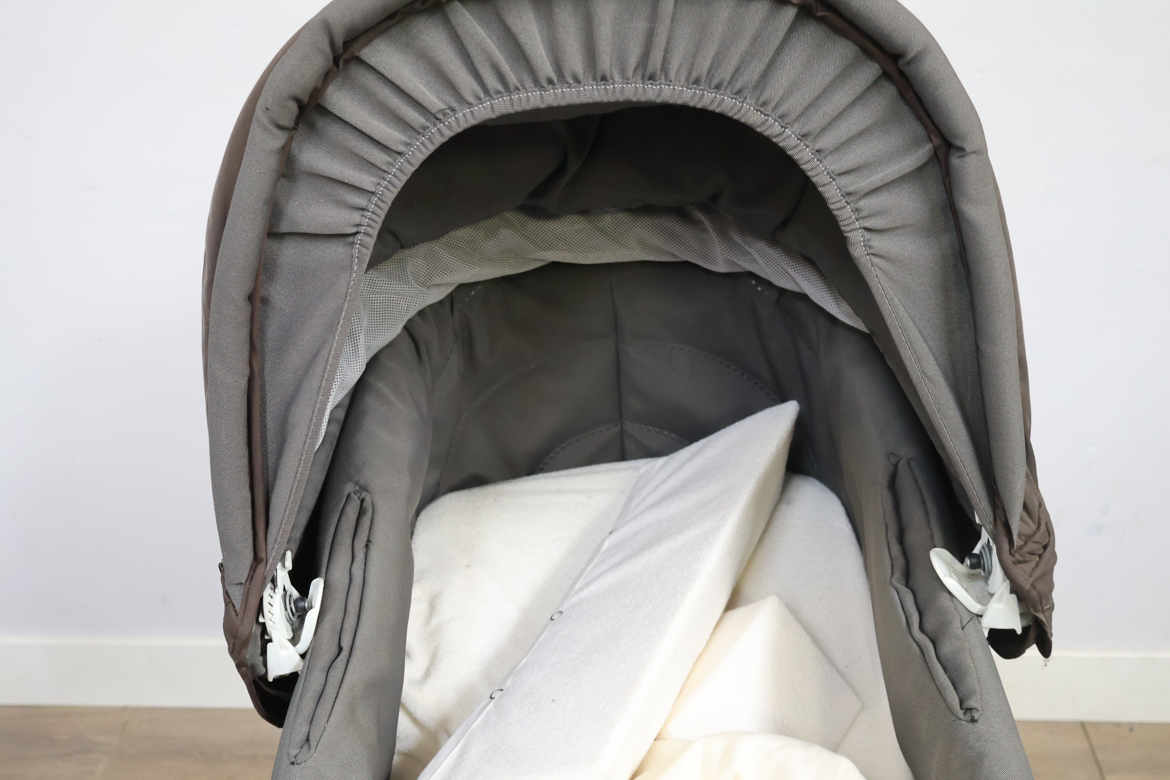 Babyset inclusief buggy, autostoel en accessoires – foto 7 – kavel bij GSD Auctions, Zoeterwoude
