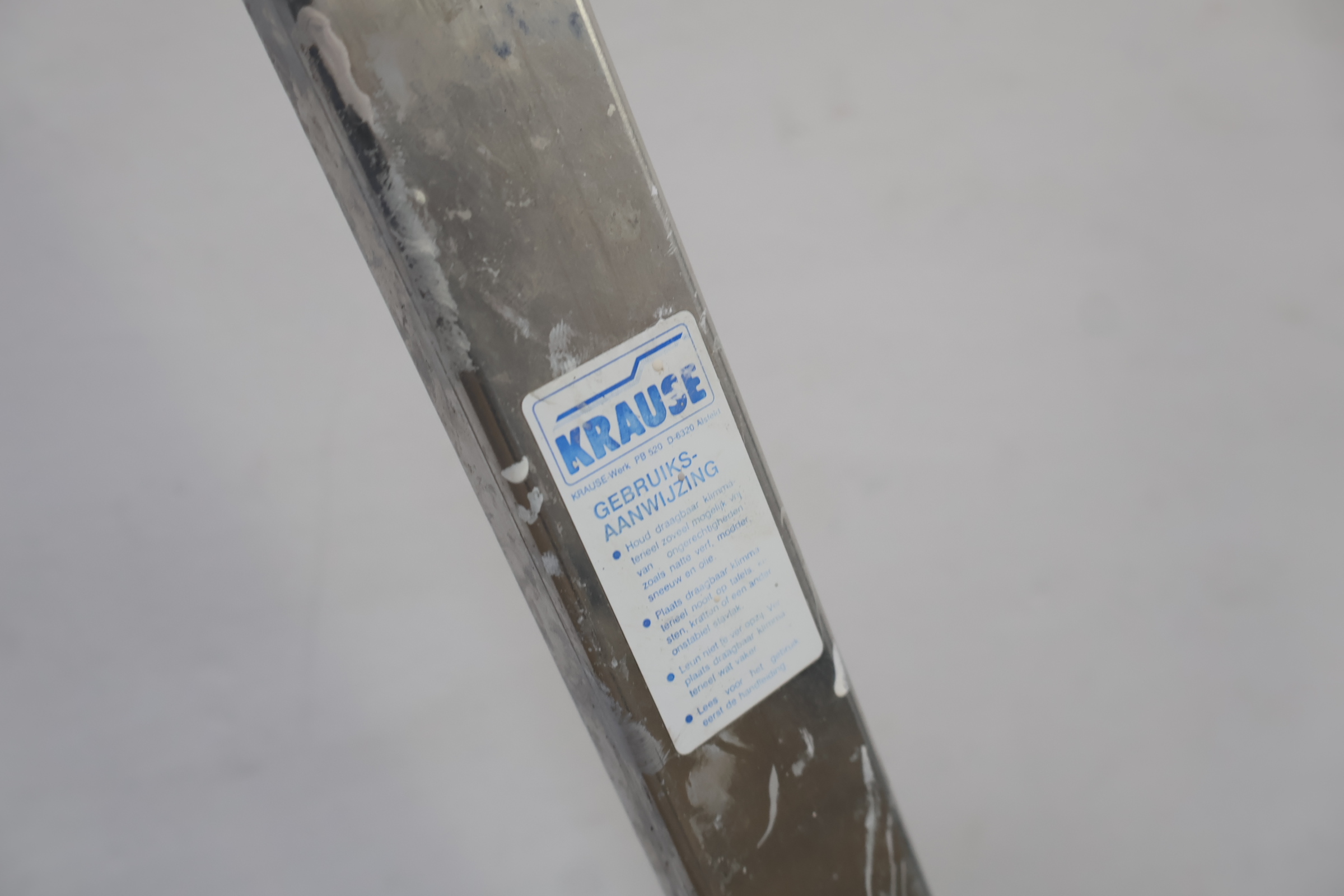 Aluminium vouwladder met drie treden – foto 5 – kavel bij GSD Auctions, Zoeterwoude