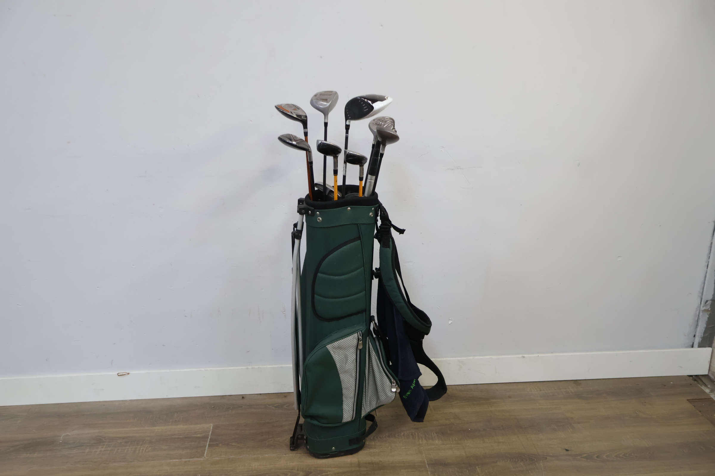 Golfset met tas – foto 6 – kavel bij GSD Auctions, Zoeterwoude