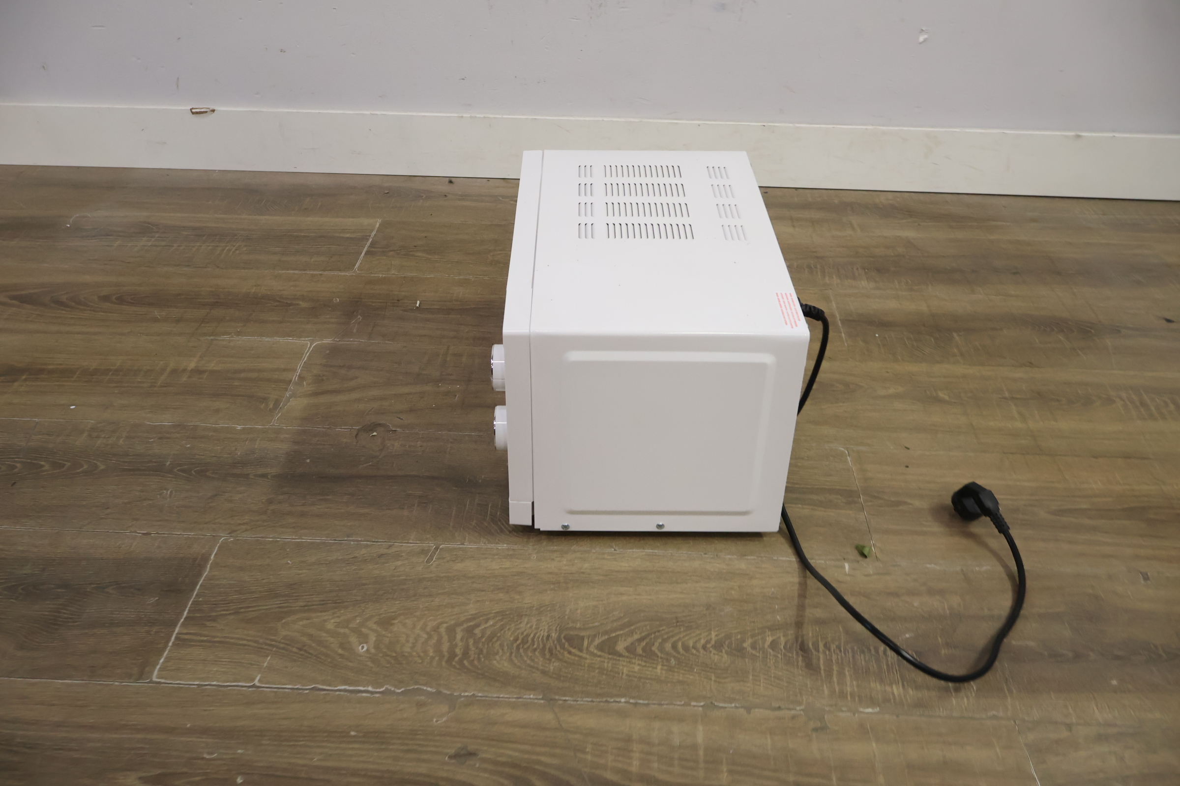 Exquisit magnetron model DK20HEW – foto 8 – kavel bij GSD Auctions, Zoeterwoude