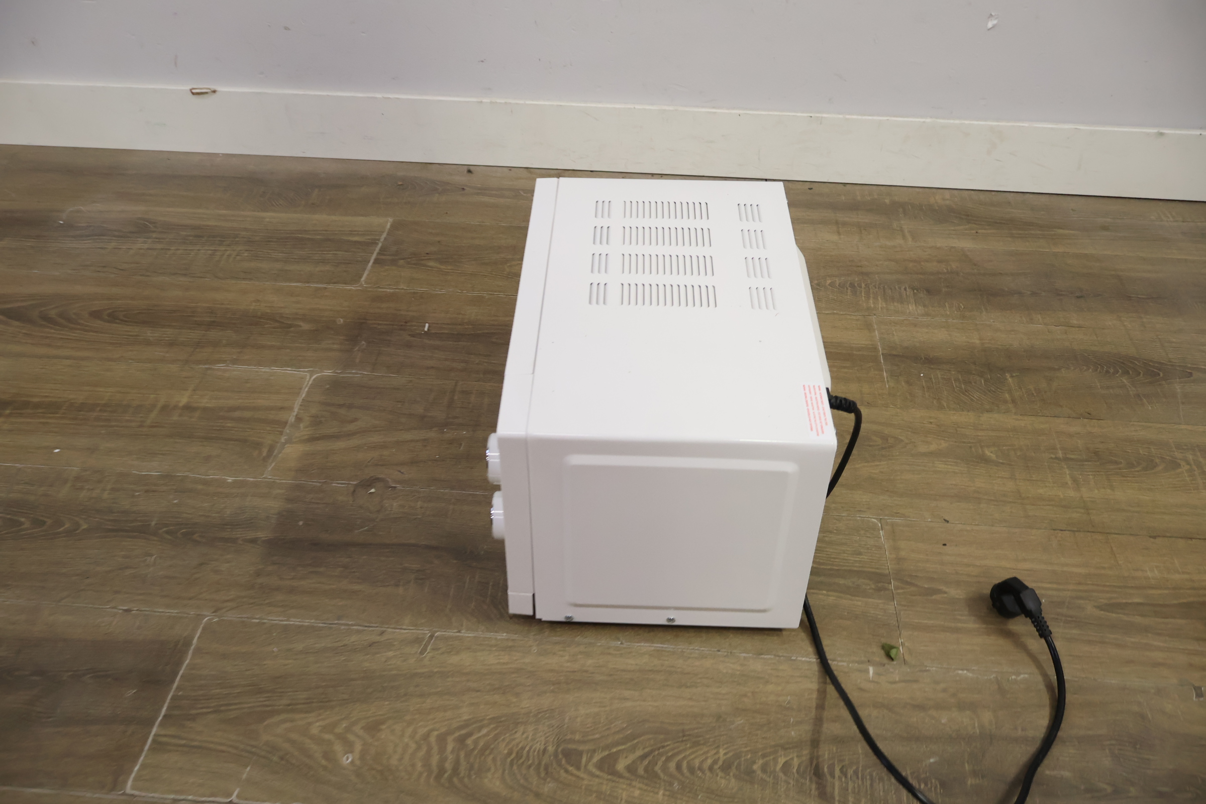 Exquisit magnetron model DK20HEW – foto 9 – kavel bij GSD Auctions, Zoeterwoude