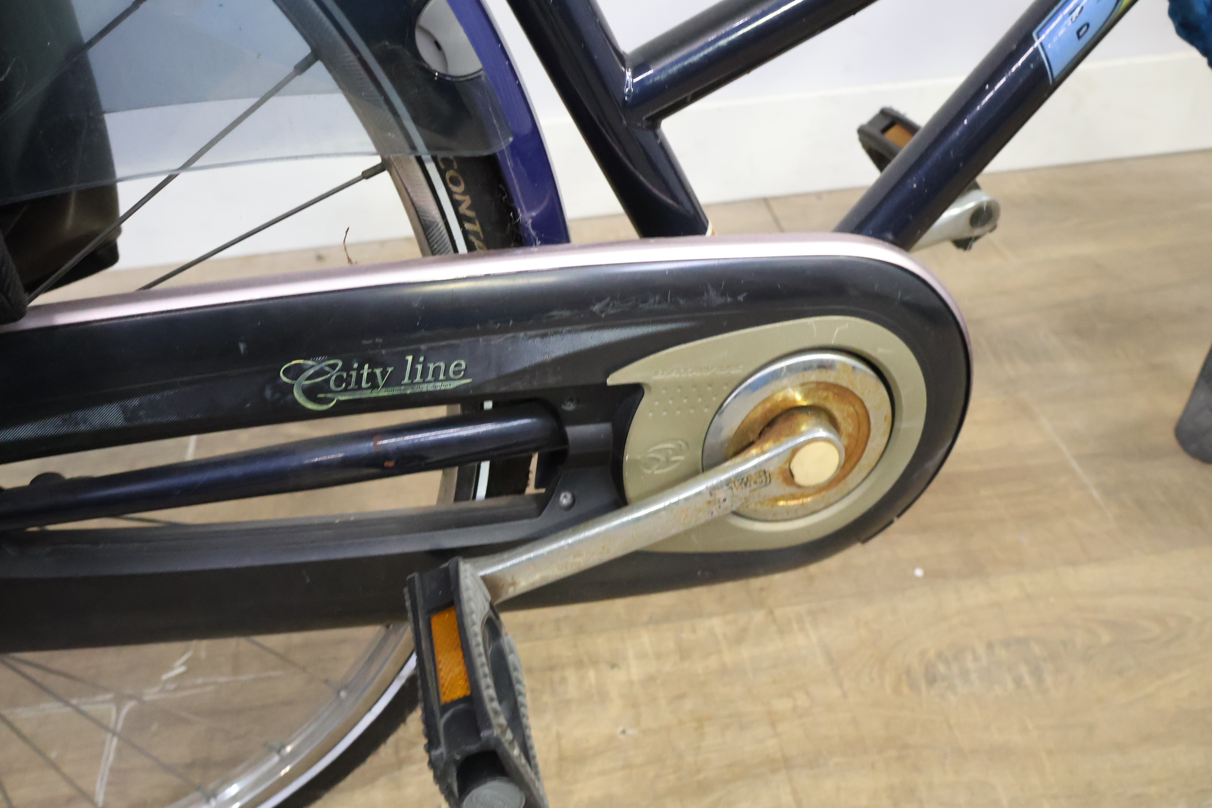 Batavus damesfiets met zijtas – foto 6 – kavel bij GSD Auctions, Zoeterwoude