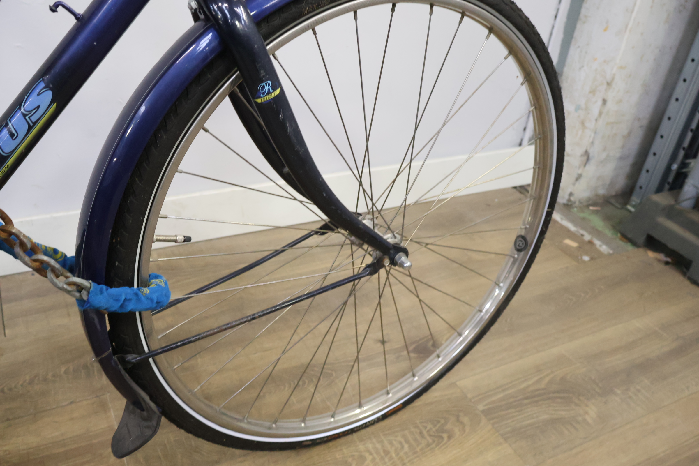 Batavus damesfiets met zijtas – foto 7 – kavel bij GSD Auctions, Zoeterwoude