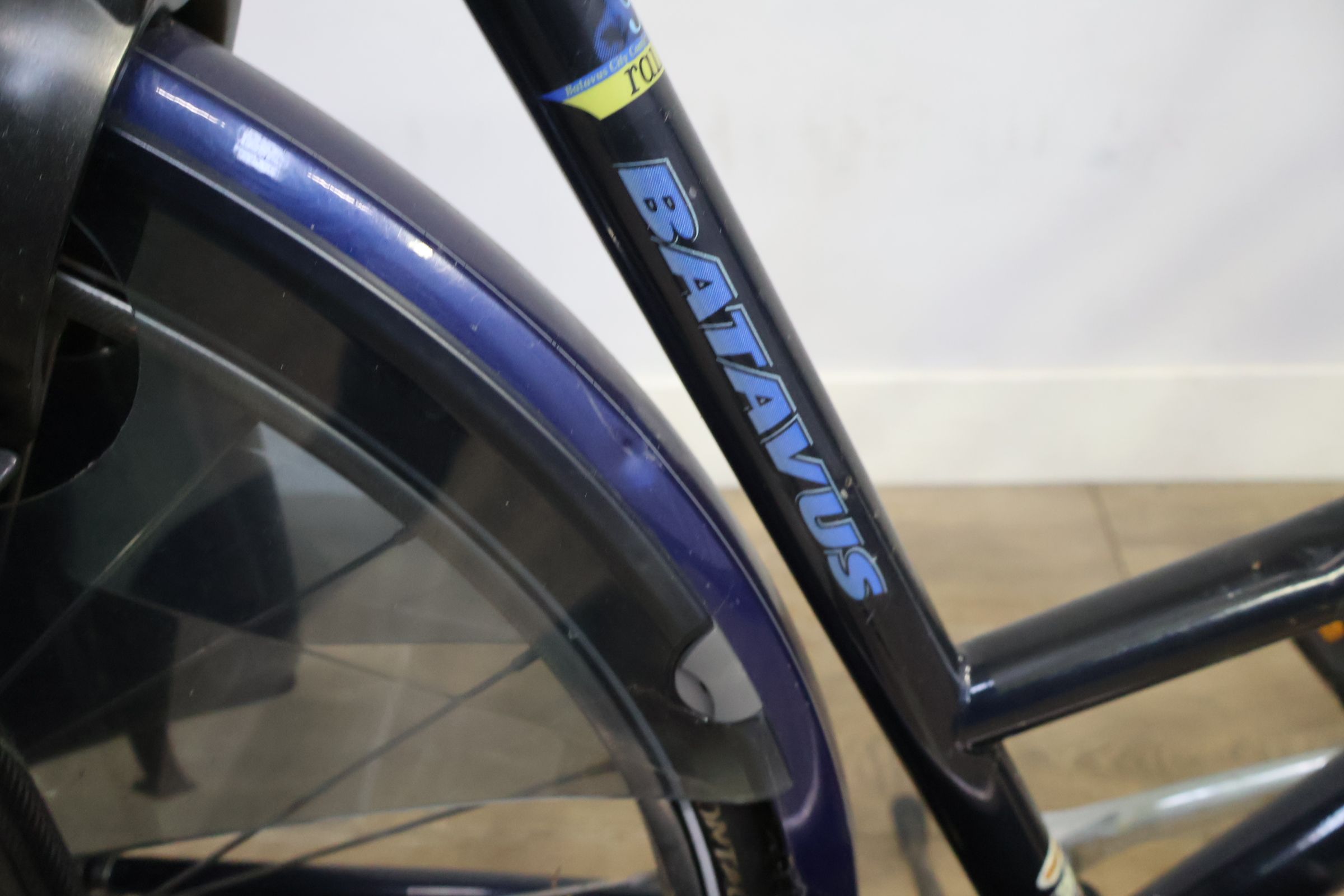 Batavus damesfiets met zijtas – foto 8 – kavel bij GSD Auctions, Zoeterwoude