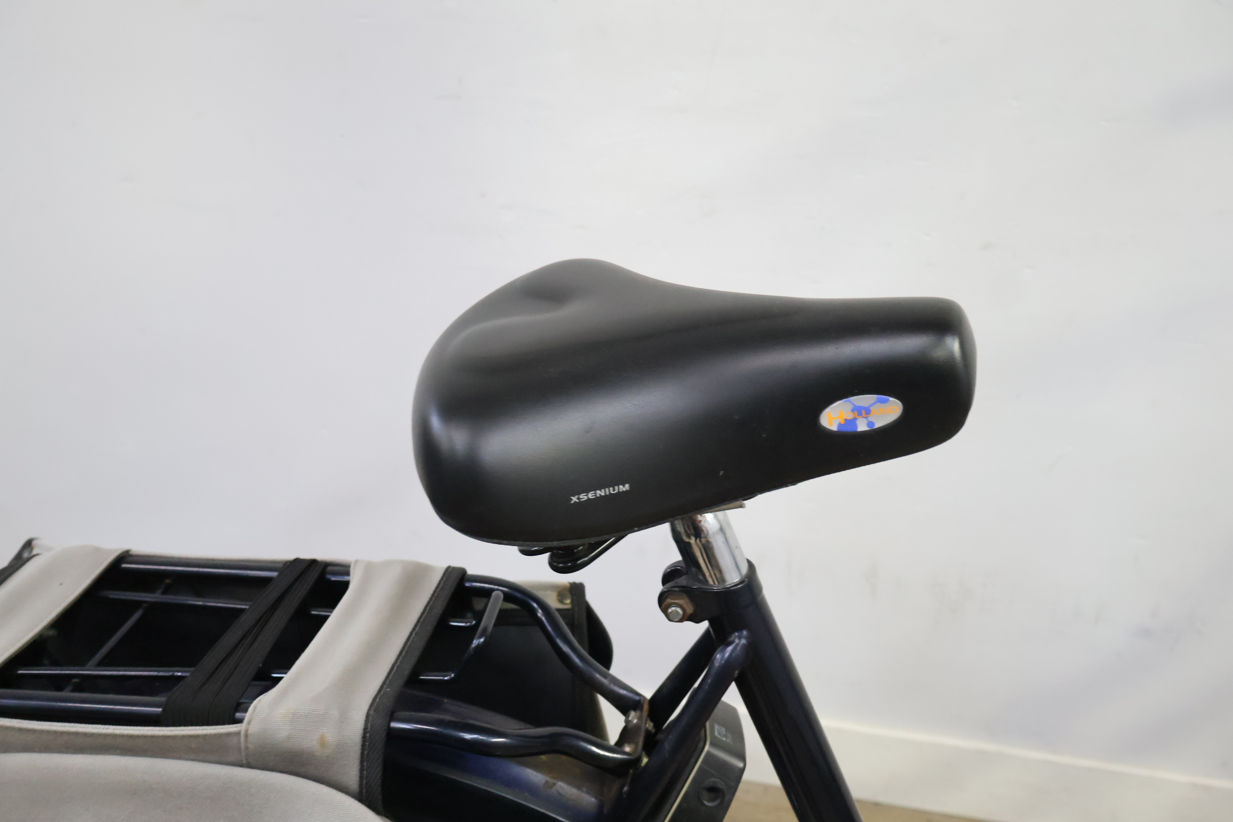 Batavus damesfiets met zijtas – foto 10 – kavel bij GSD Auctions, Zoeterwoude