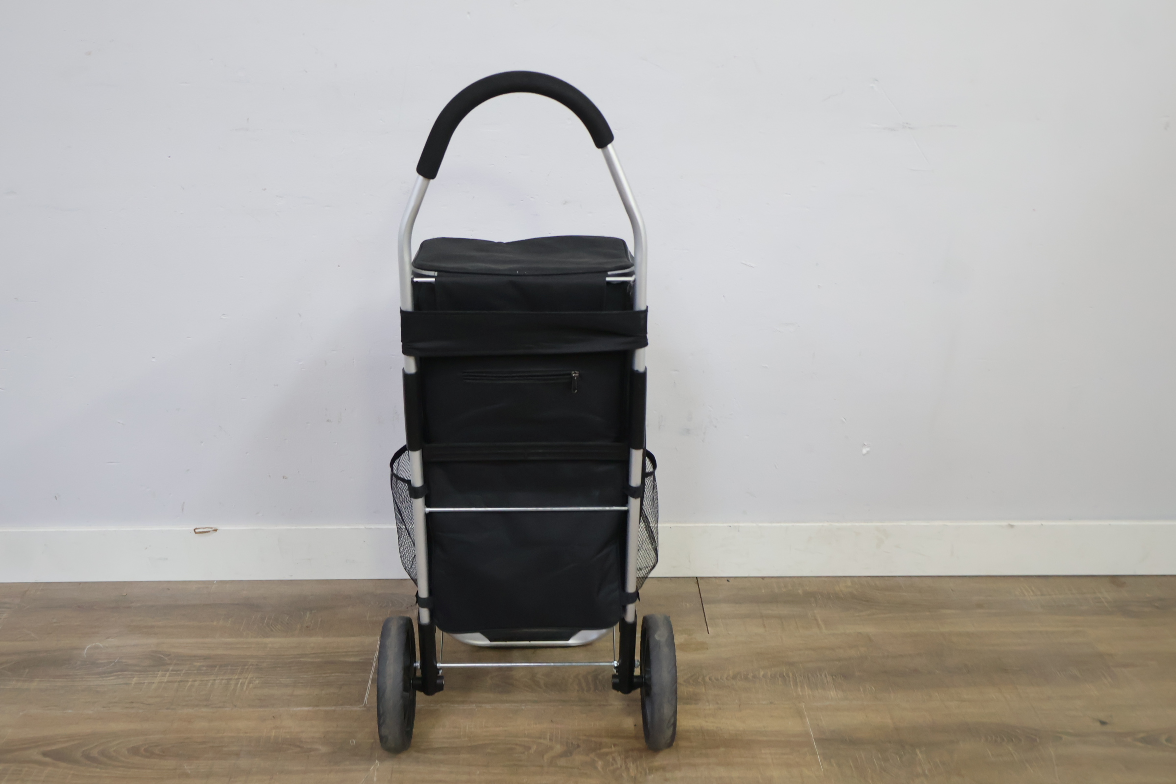 Opvouwbare boodschappentrolley met zwarte tas – foto 6 – kavel bij GSD Auctions, Zoeterwoude
