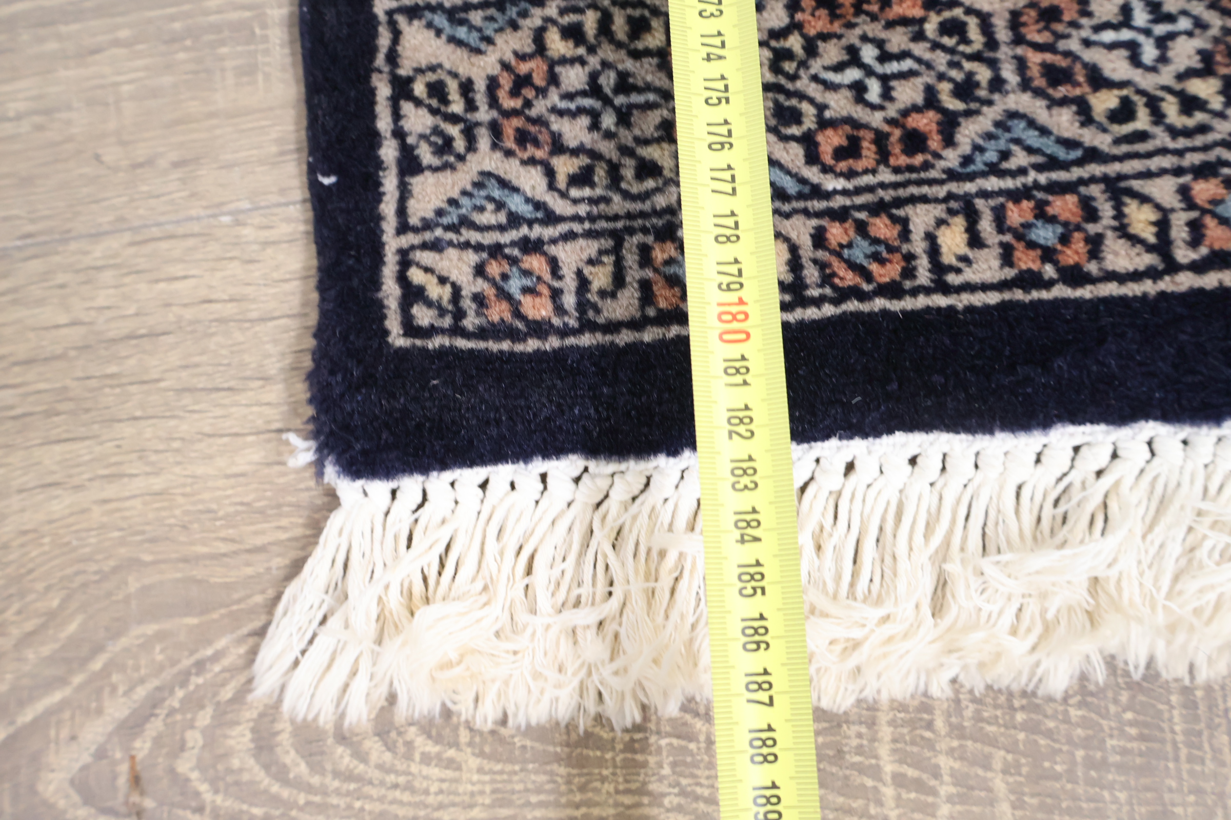 Traditioneel oosters vloerkleed met patroon – foto 9 – kavel bij GSD Auctions, Zoeterwoude