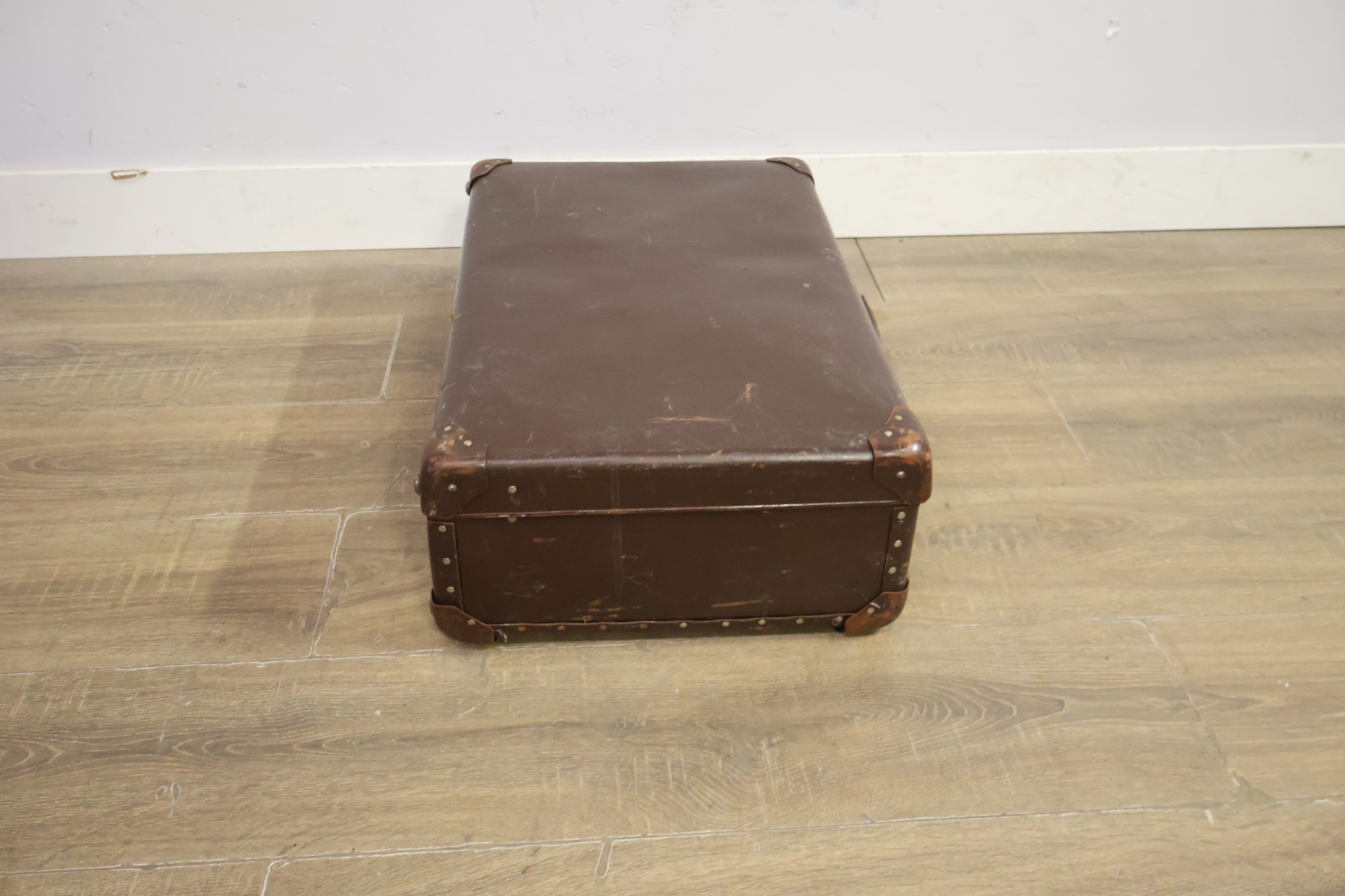 Vintage bruine leren koffer – foto 3 – kavel bij GSD Auctions, Zoeterwoude