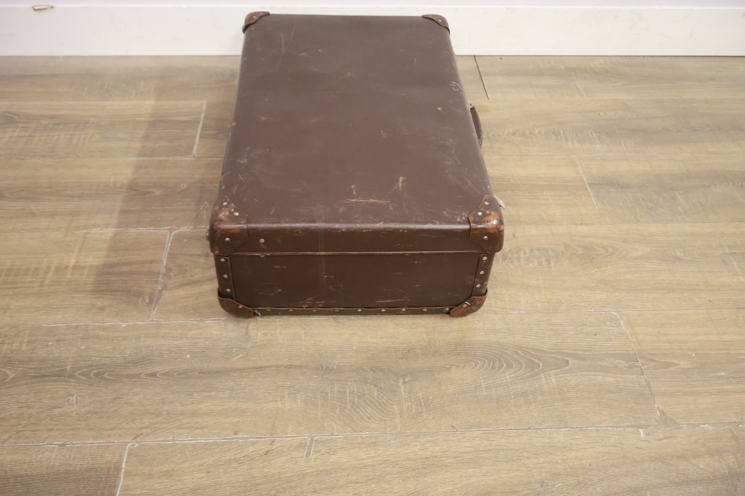 Vintage bruine leren koffer – foto 4 – kavel bij GSD Auctions, Zoeterwoude