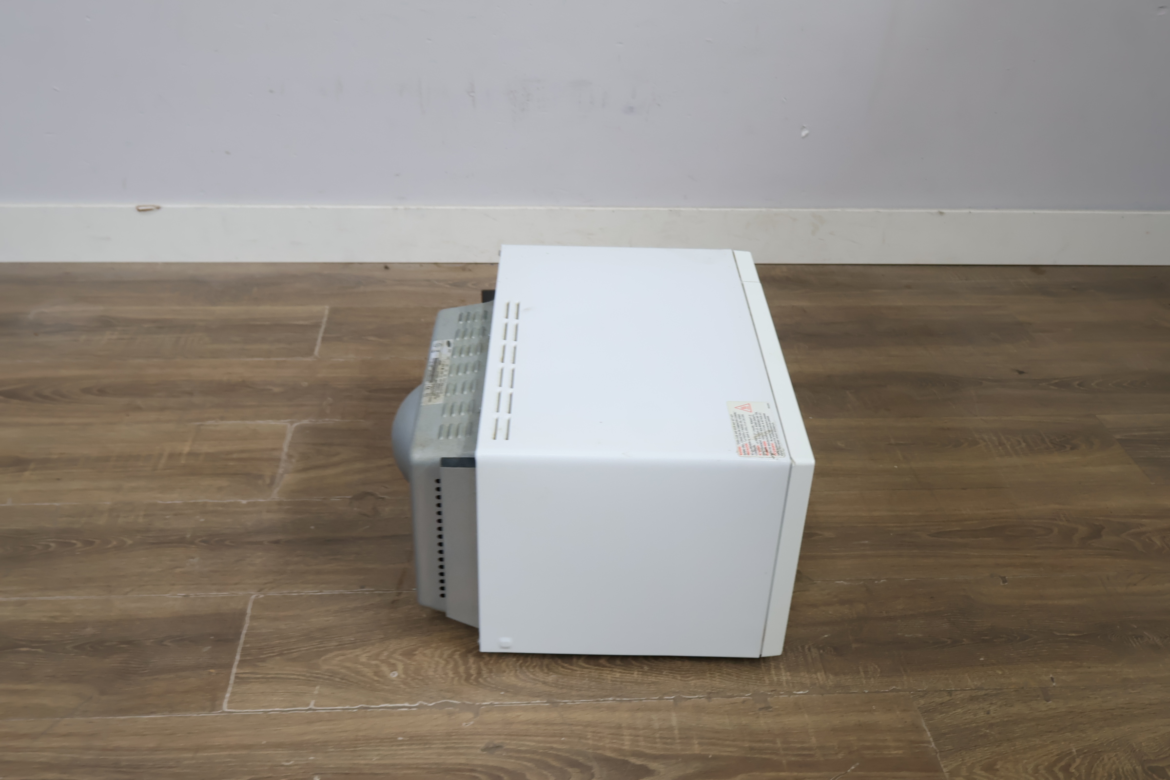 Sharp magnetron oven – foto 3 – kavel bij GSD Auctions, Zoeterwoude