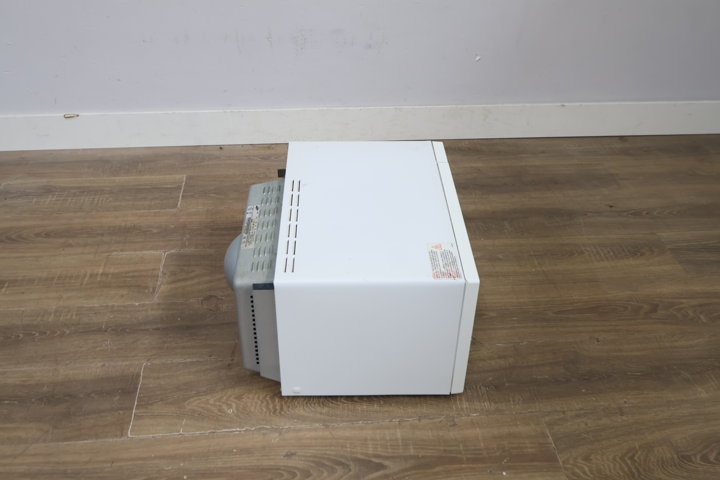 Sharp magnetron oven – foto 4 – kavel bij GSD Auctions, Zoeterwoude