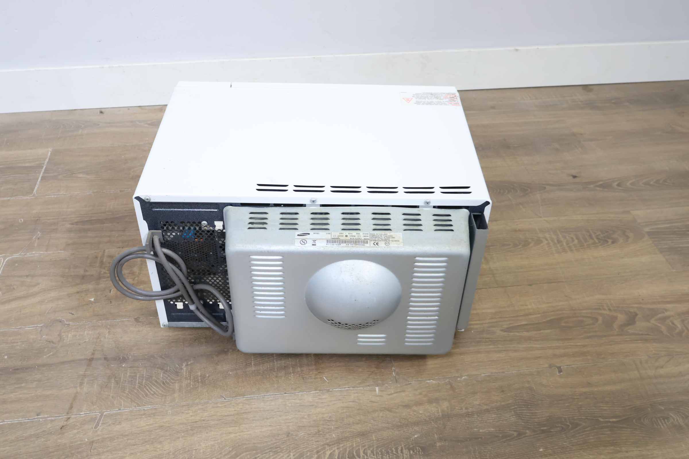 Sharp magnetron oven – foto 6 – kavel bij GSD Auctions, Zoeterwoude