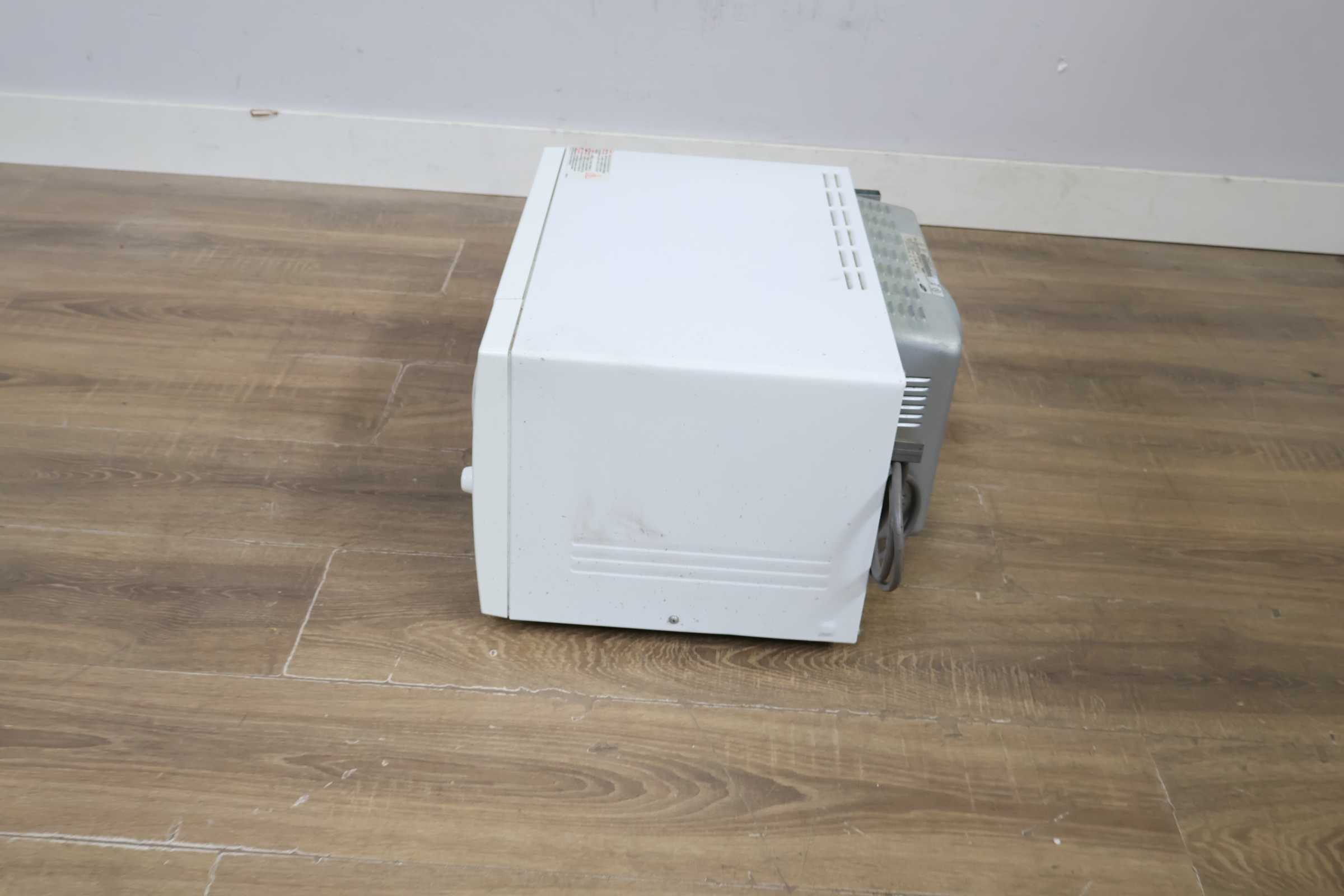 Sharp magnetron oven – foto 8 – kavel bij GSD Auctions, Zoeterwoude