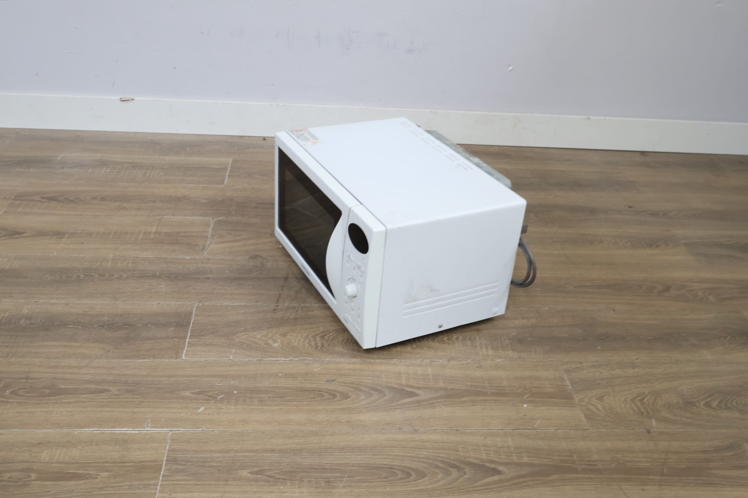 Sharp magnetron oven – foto 10 – kavel bij GSD Auctions, Zoeterwoude