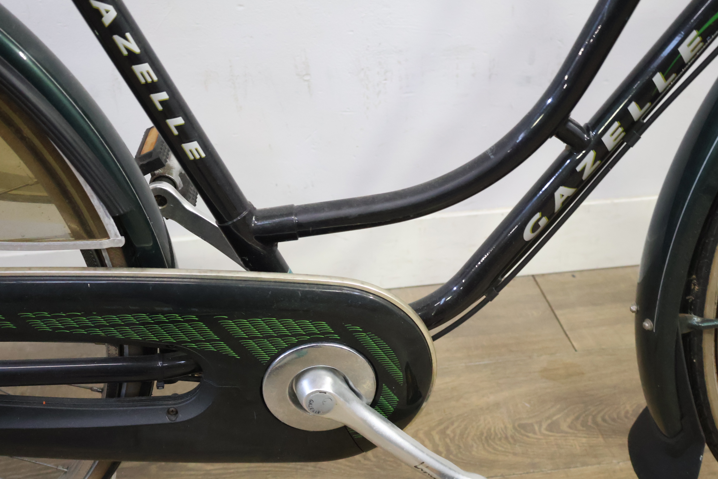 Gazelle damesfiets zwart met stalen frame – foto 9 – kavel bij GSD Auctions, Zoeterwoude