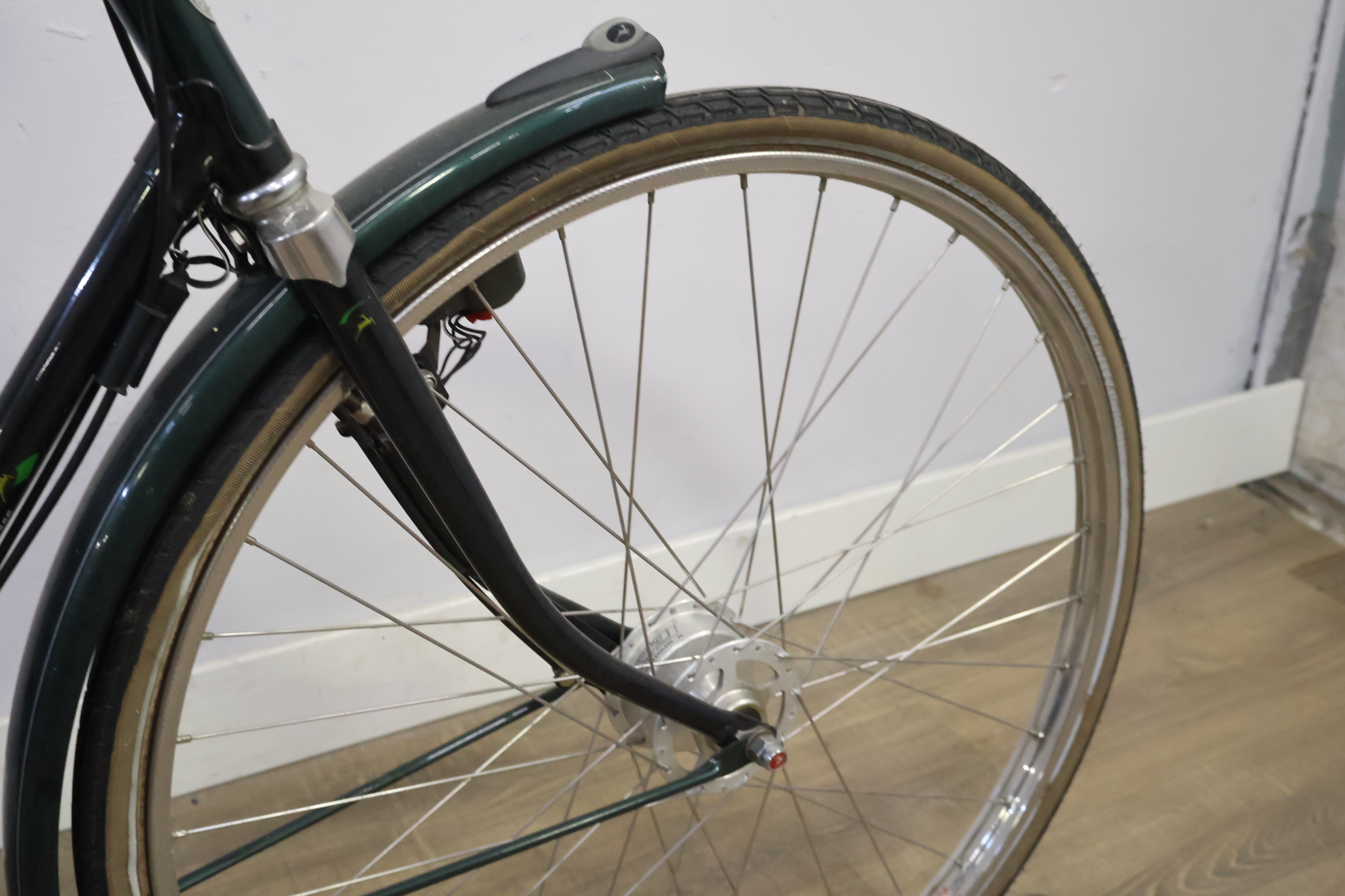 Gazelle damesfiets zwart met stalen frame – foto 10 – kavel bij GSD Auctions, Zoeterwoude