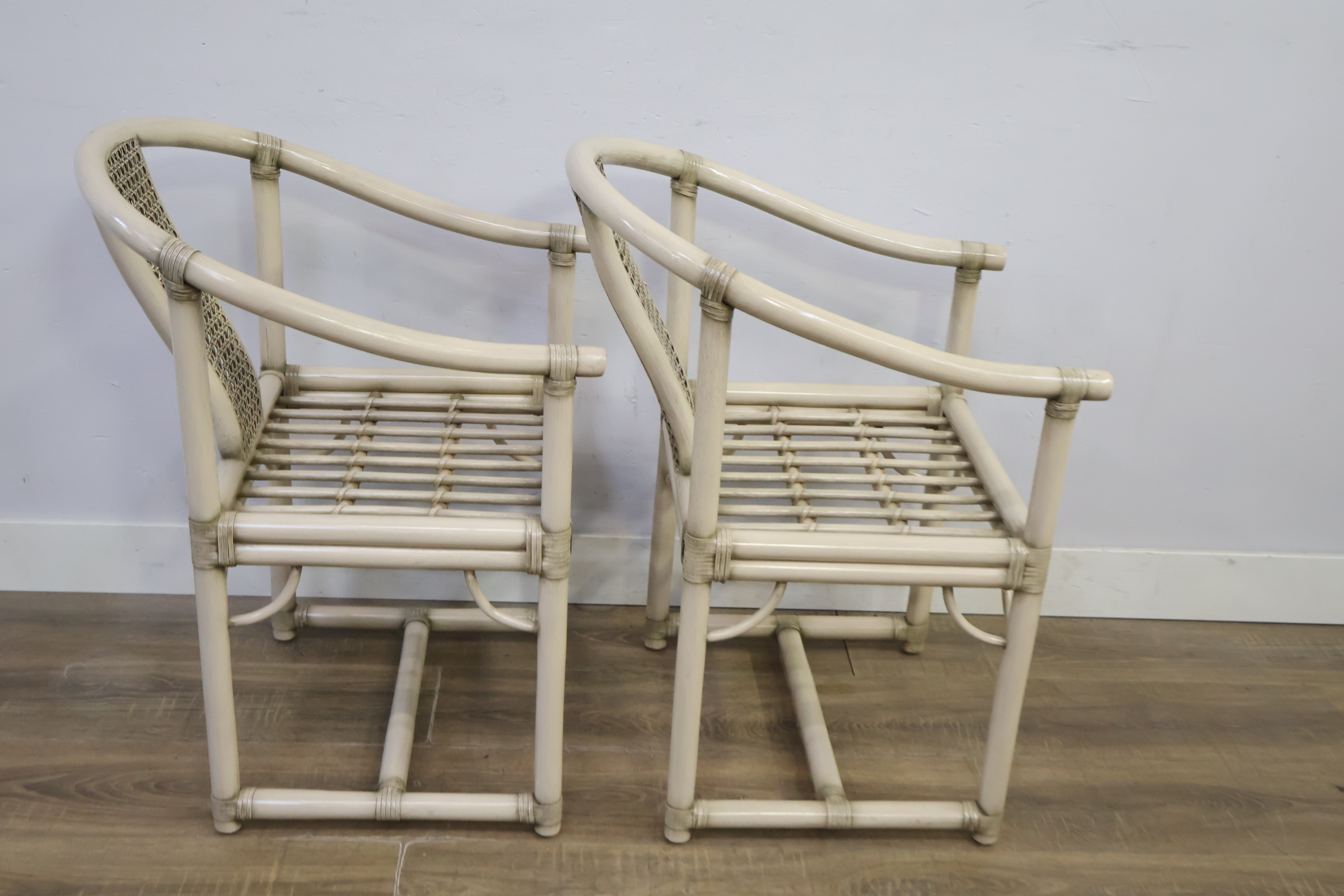 Set van 2 rotan stoelen met gevlochten rugleuning – foto 4 – kavel bij GSD Auctions, Zoeterwoude