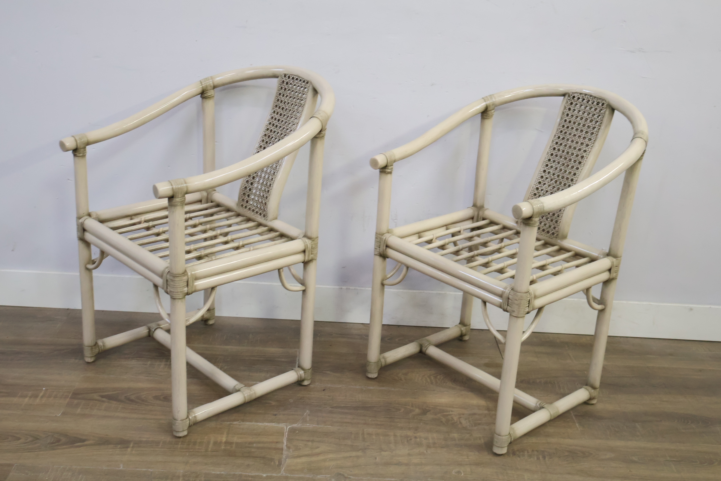 Set van 2 rotan stoelen met gevlochten rugleuning – foto 9 – kavel bij GSD Auctions, Zoeterwoude
