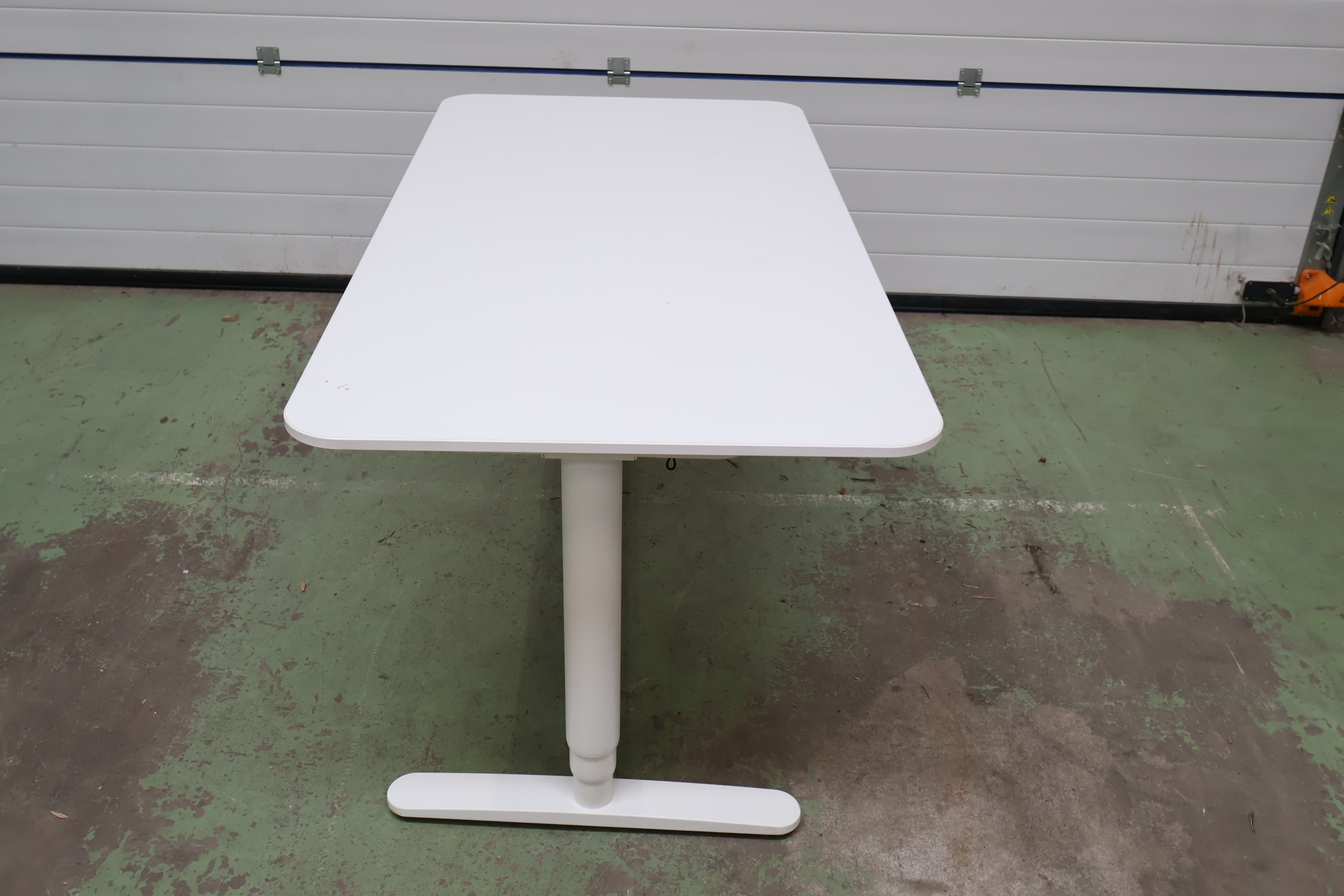 Wit houten bureau – foto 4 – kavel bij GSD Auctions, Zoeterwoude