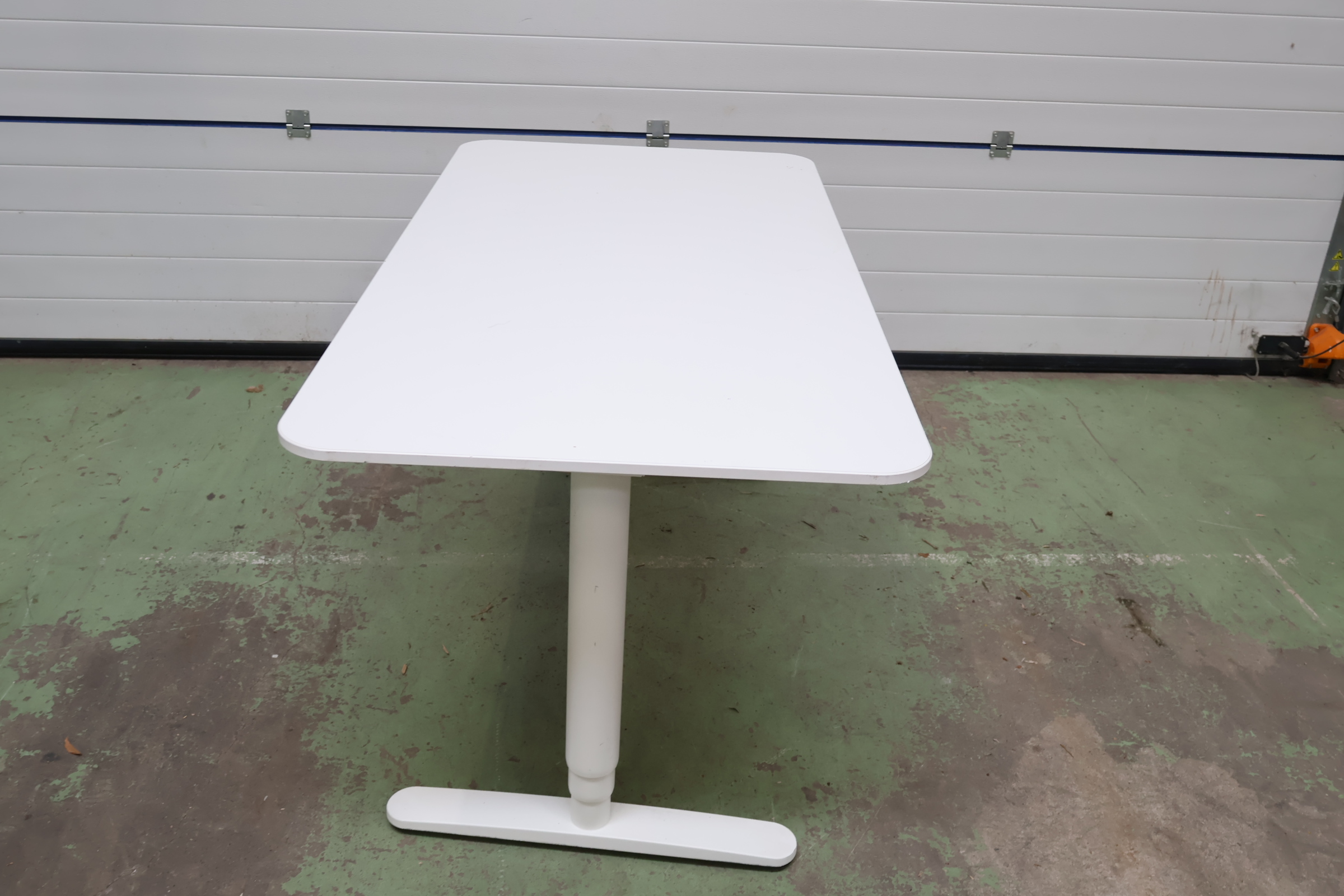 Wit houten bureau – foto 8 – kavel bij GSD Auctions, Zoeterwoude