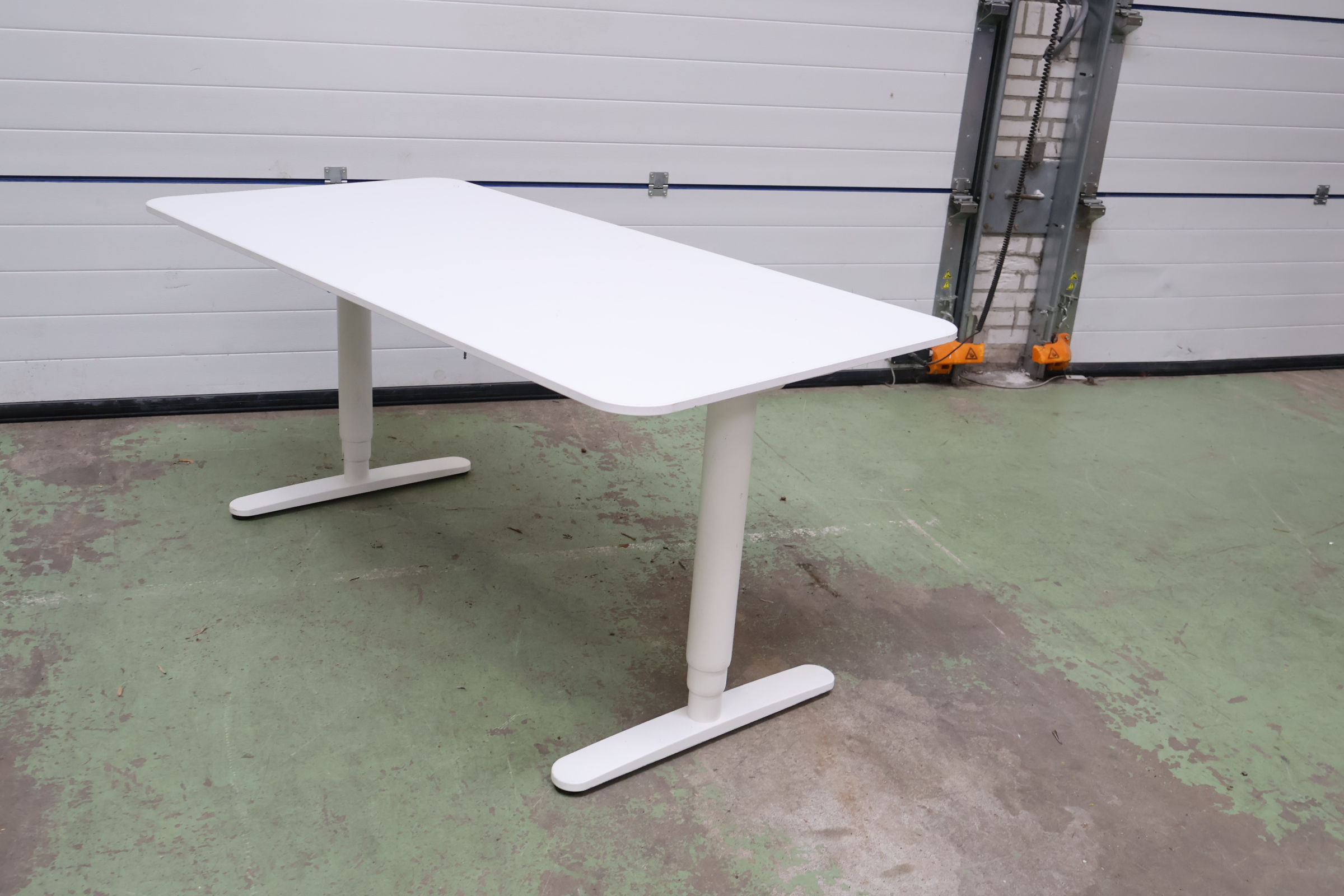 Wit houten bureau – foto 9 – kavel bij GSD Auctions, Zoeterwoude