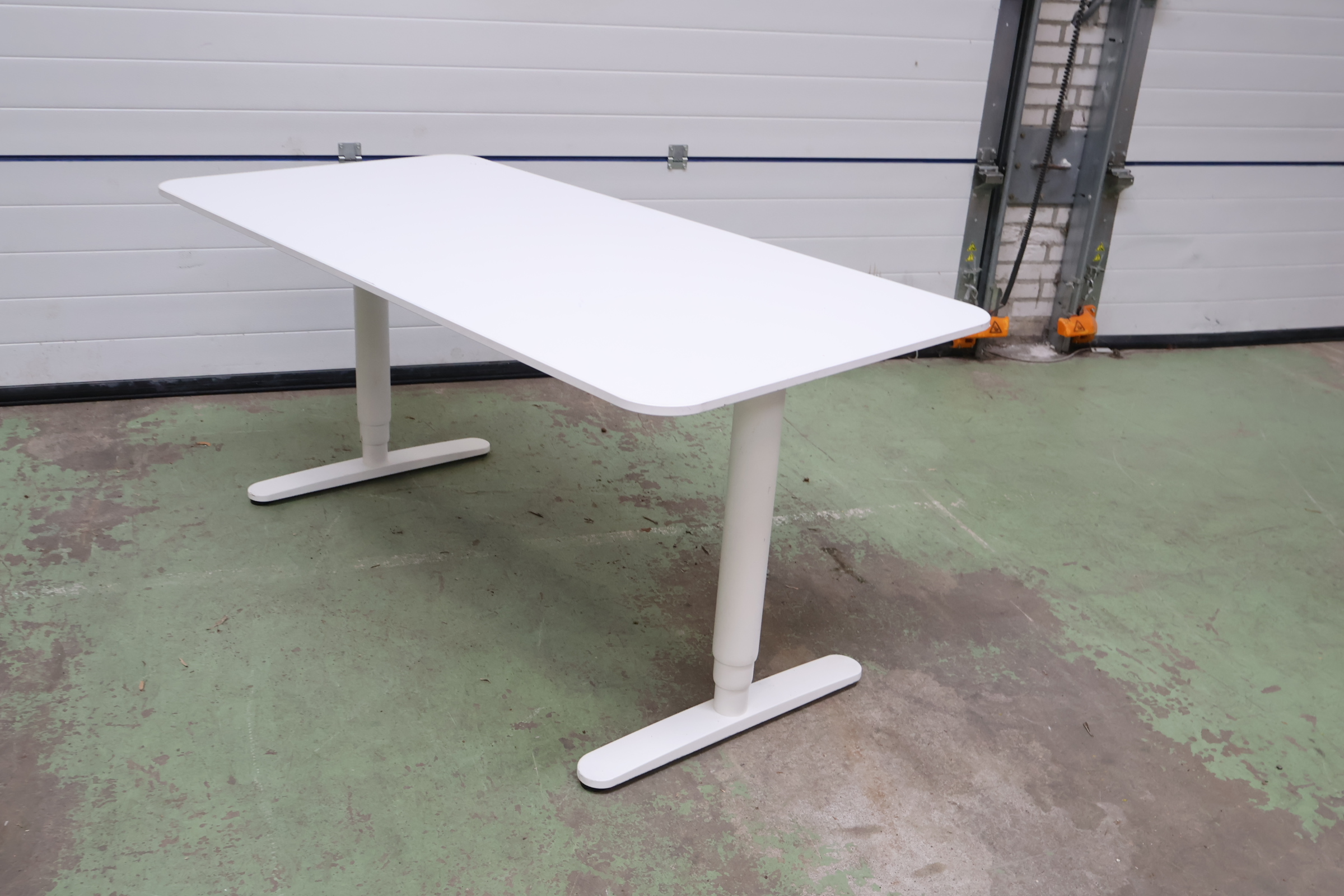 Wit houten bureau – foto 10 – kavel bij GSD Auctions, Zoeterwoude