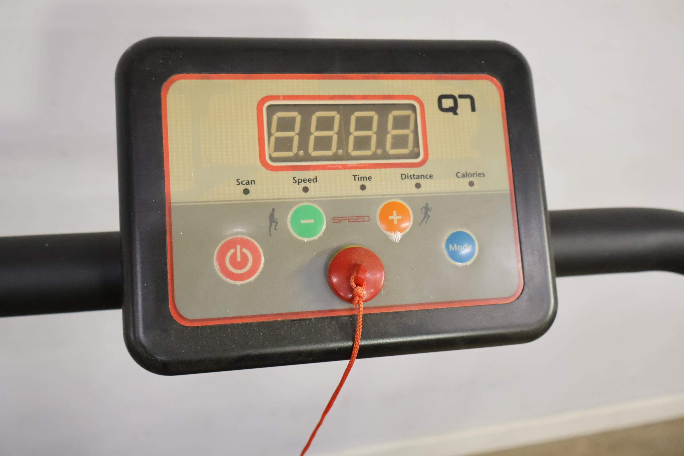 Lichtgewicht loopband met display – foto 8 – kavel bij GSD Auctions, Zoeterwoude