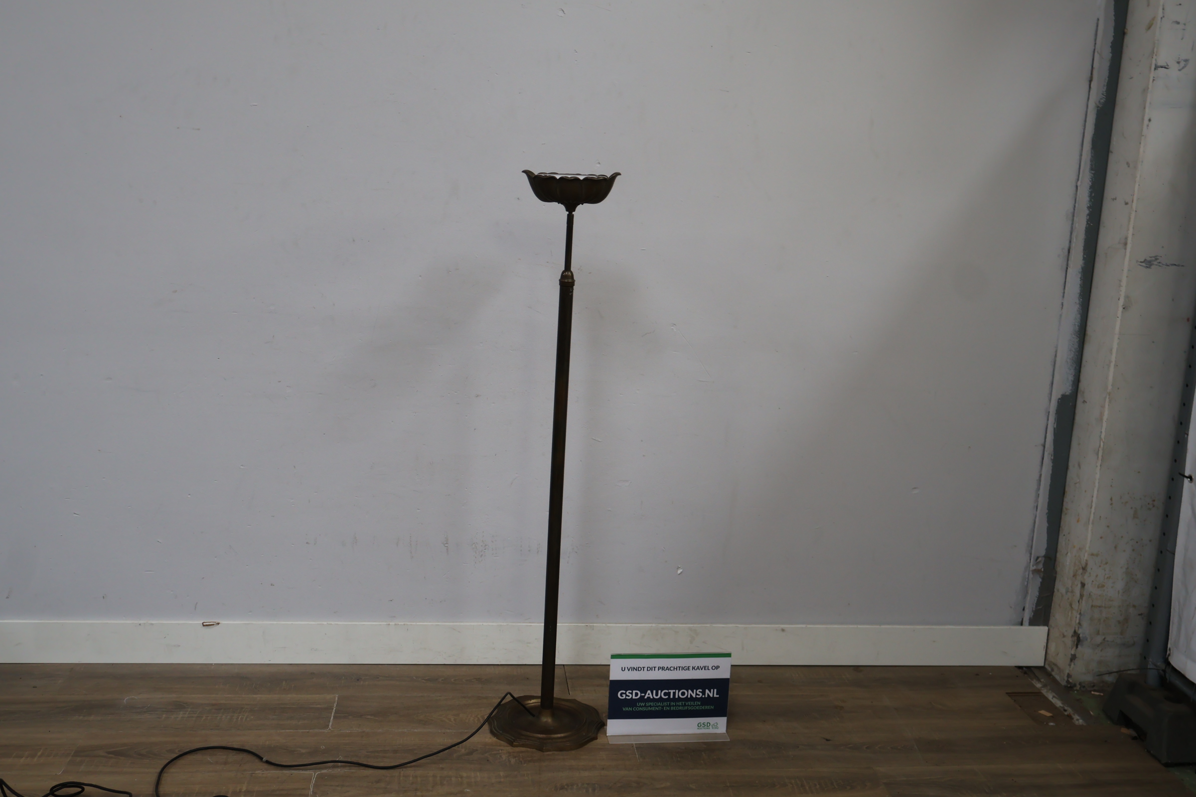 Vintage bronzen staande lamp – foto 2 – kavel bij GSD Auctions, Zoeterwoude