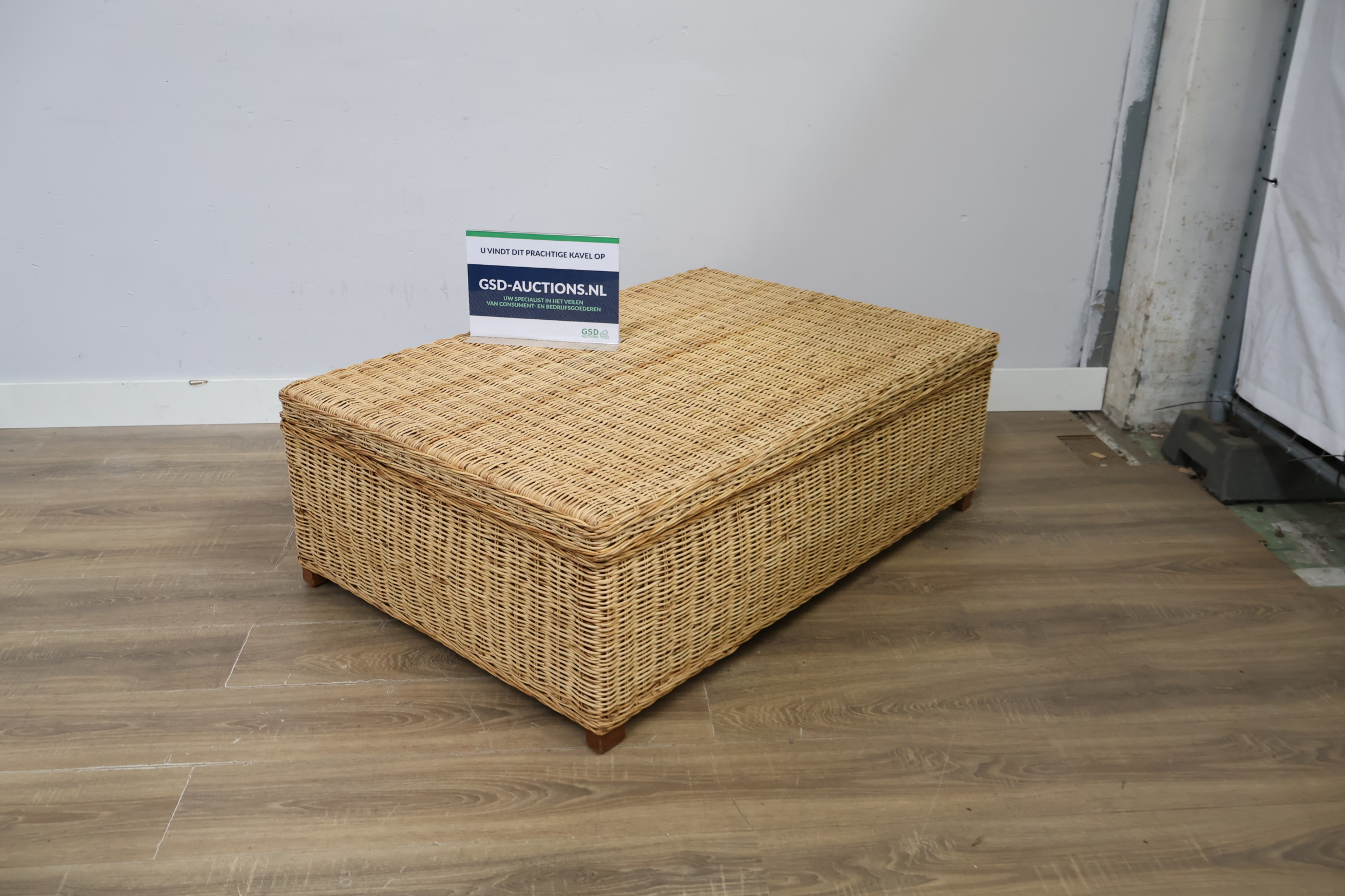 Rotan opbergkist met deksel – foto 2 – kavel bij GSD Auctions, Zoeterwoude