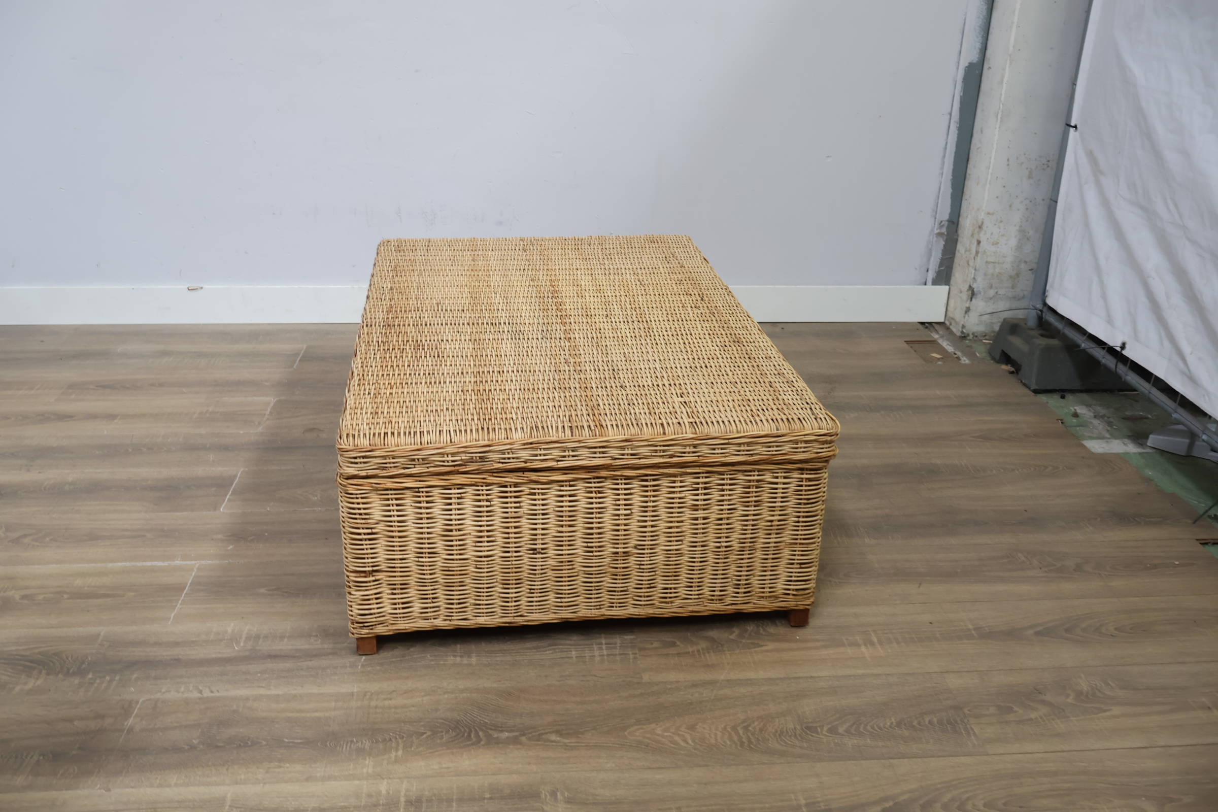 Rotan opbergkist met deksel – foto 3 – kavel bij GSD Auctions, Zoeterwoude