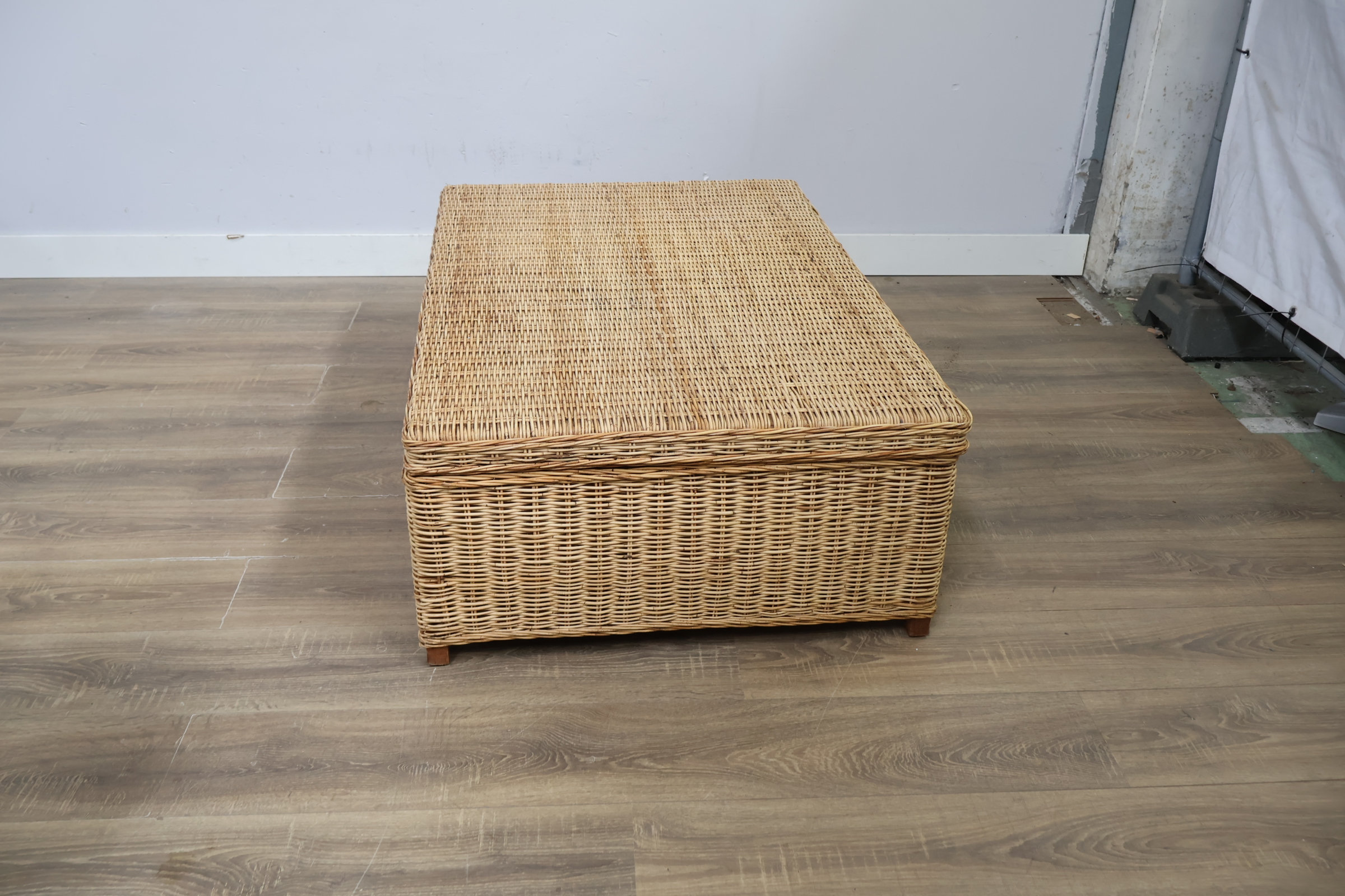 Rotan opbergkist met deksel – foto 4 – kavel bij GSD Auctions, Zoeterwoude