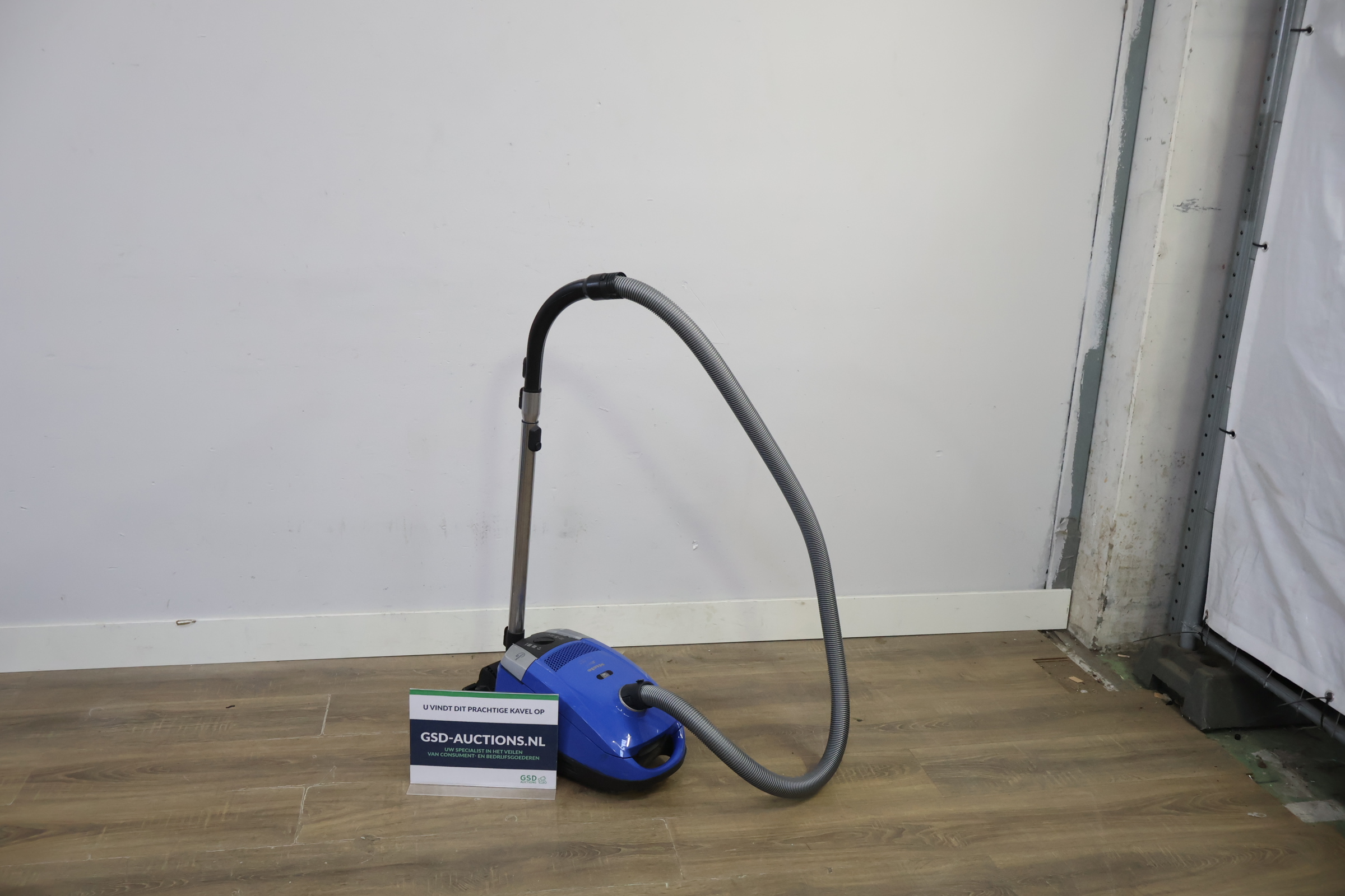 Miele stofzuiger 56210 – foto 2 – kavel bij GSD Auctions, Zoeterwoude